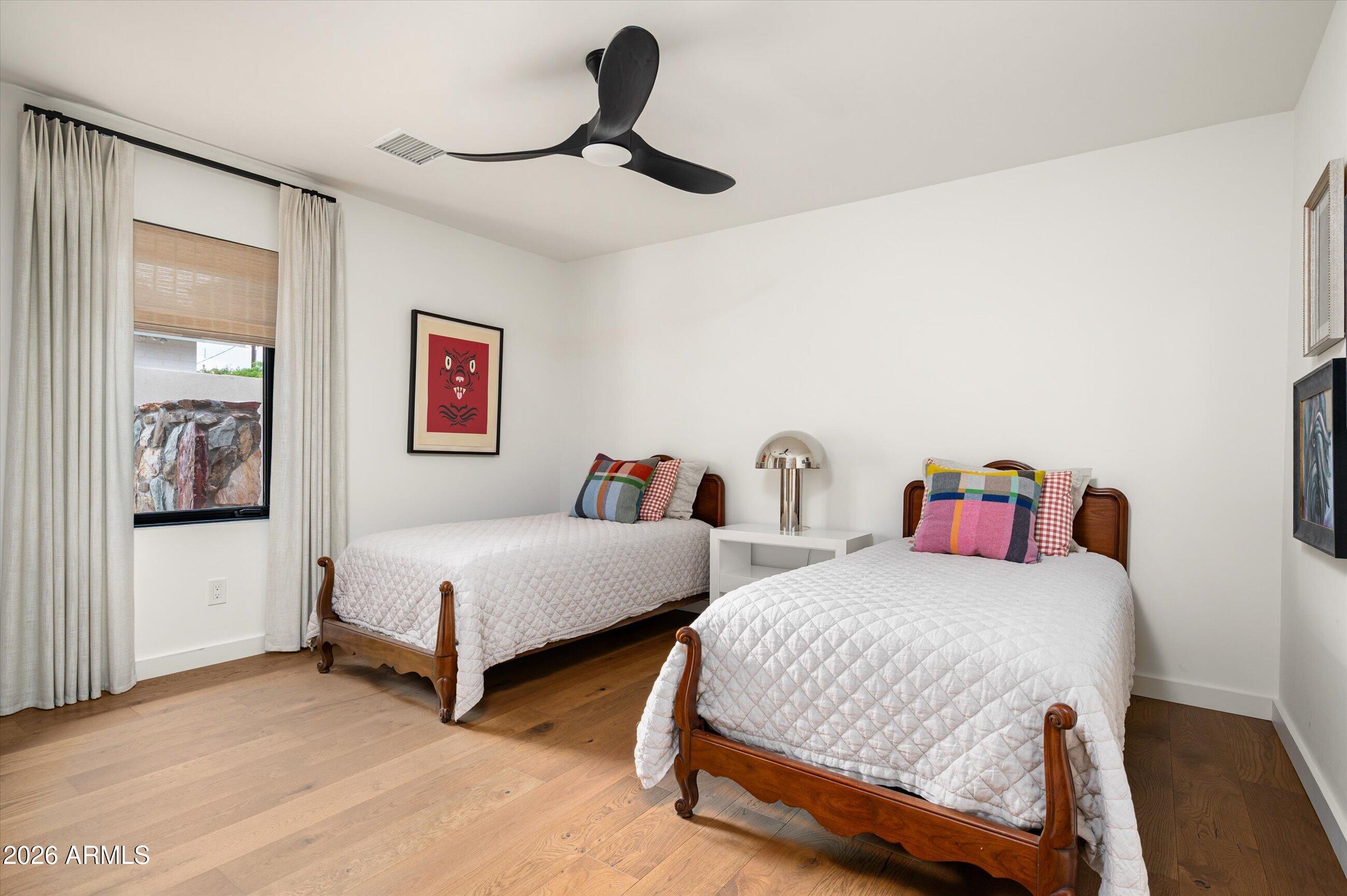 515 W ORANGEWOOD Avenue