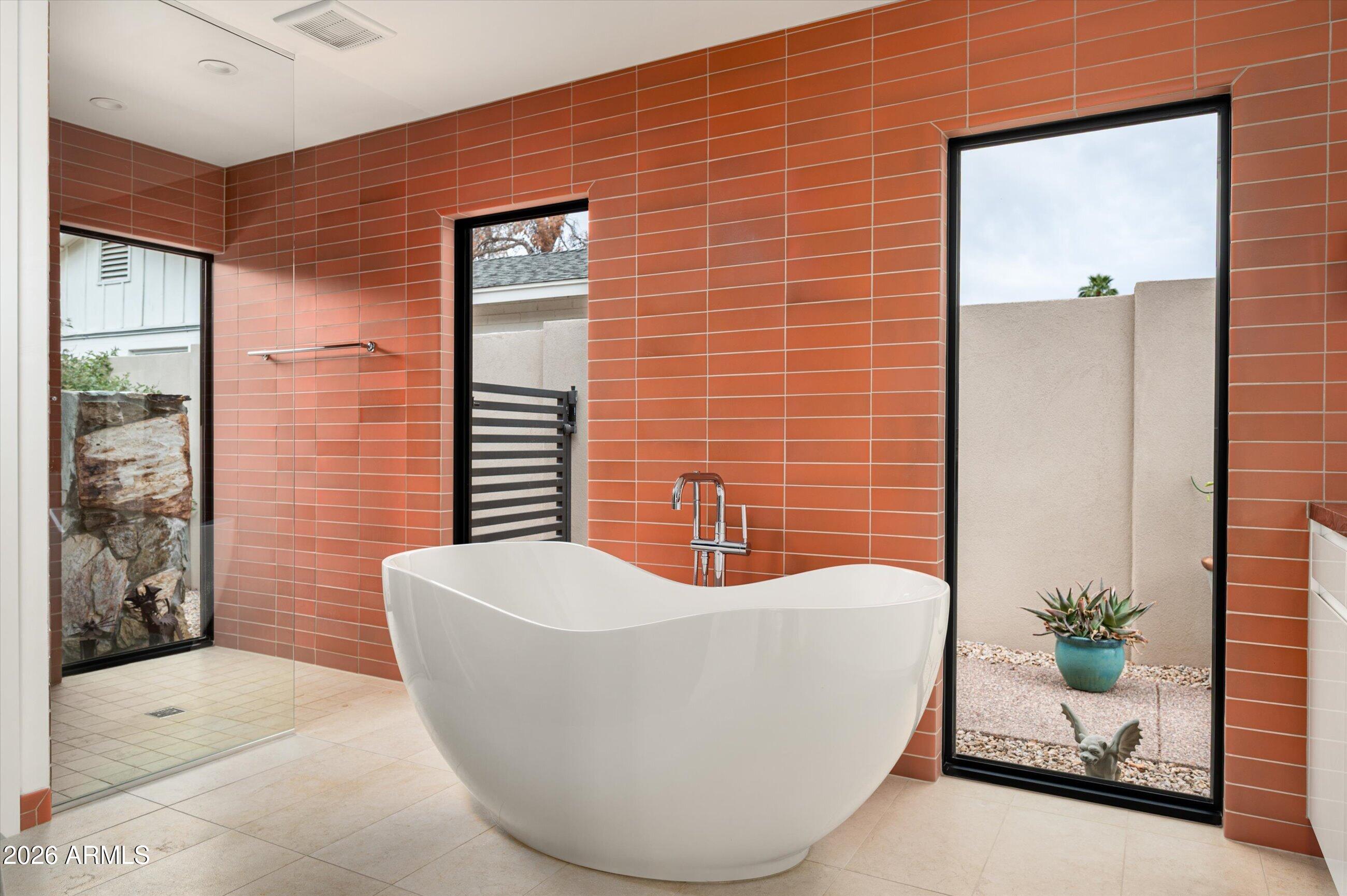 515 W ORANGEWOOD Avenue