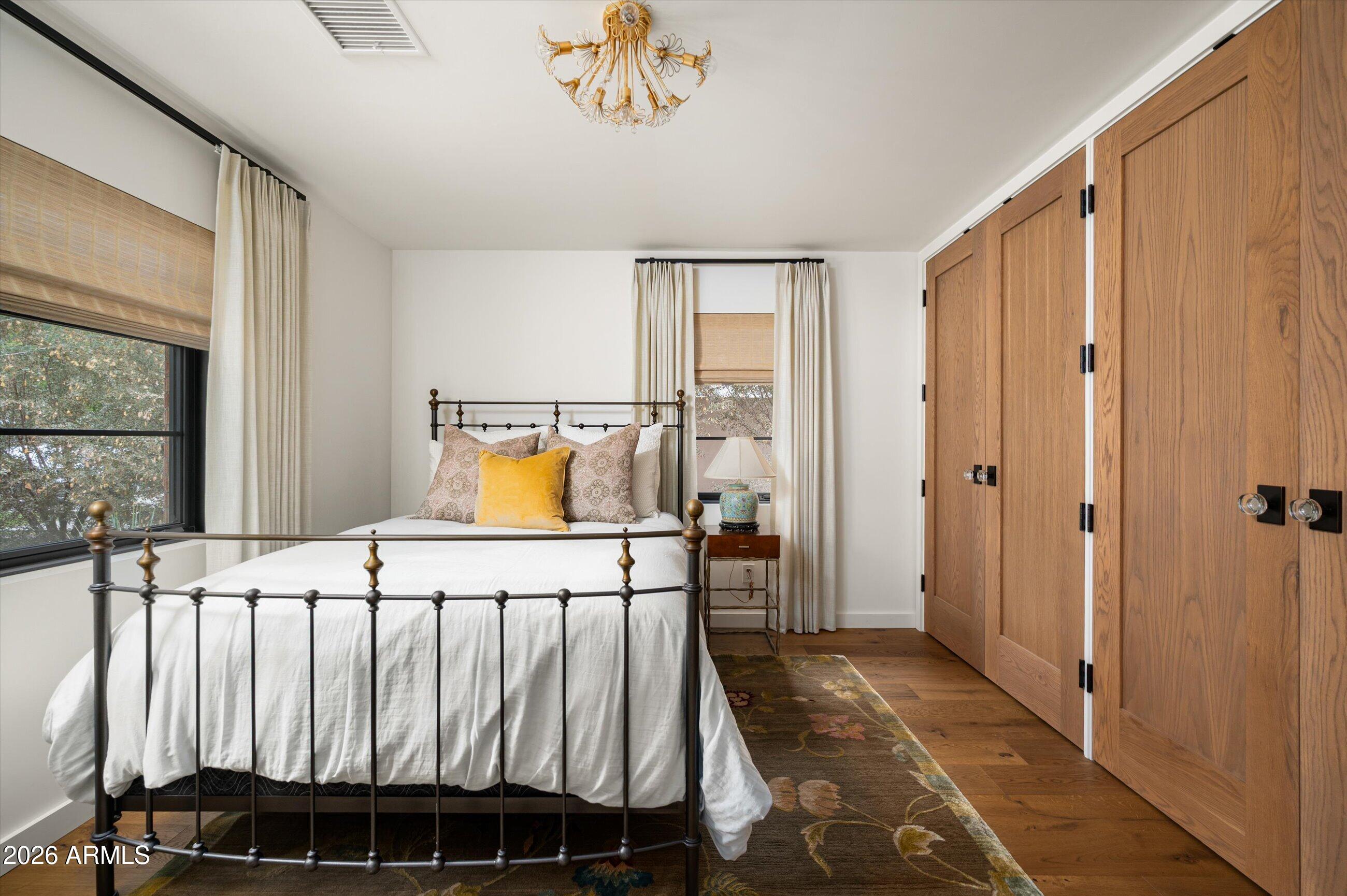 515 W ORANGEWOOD Avenue