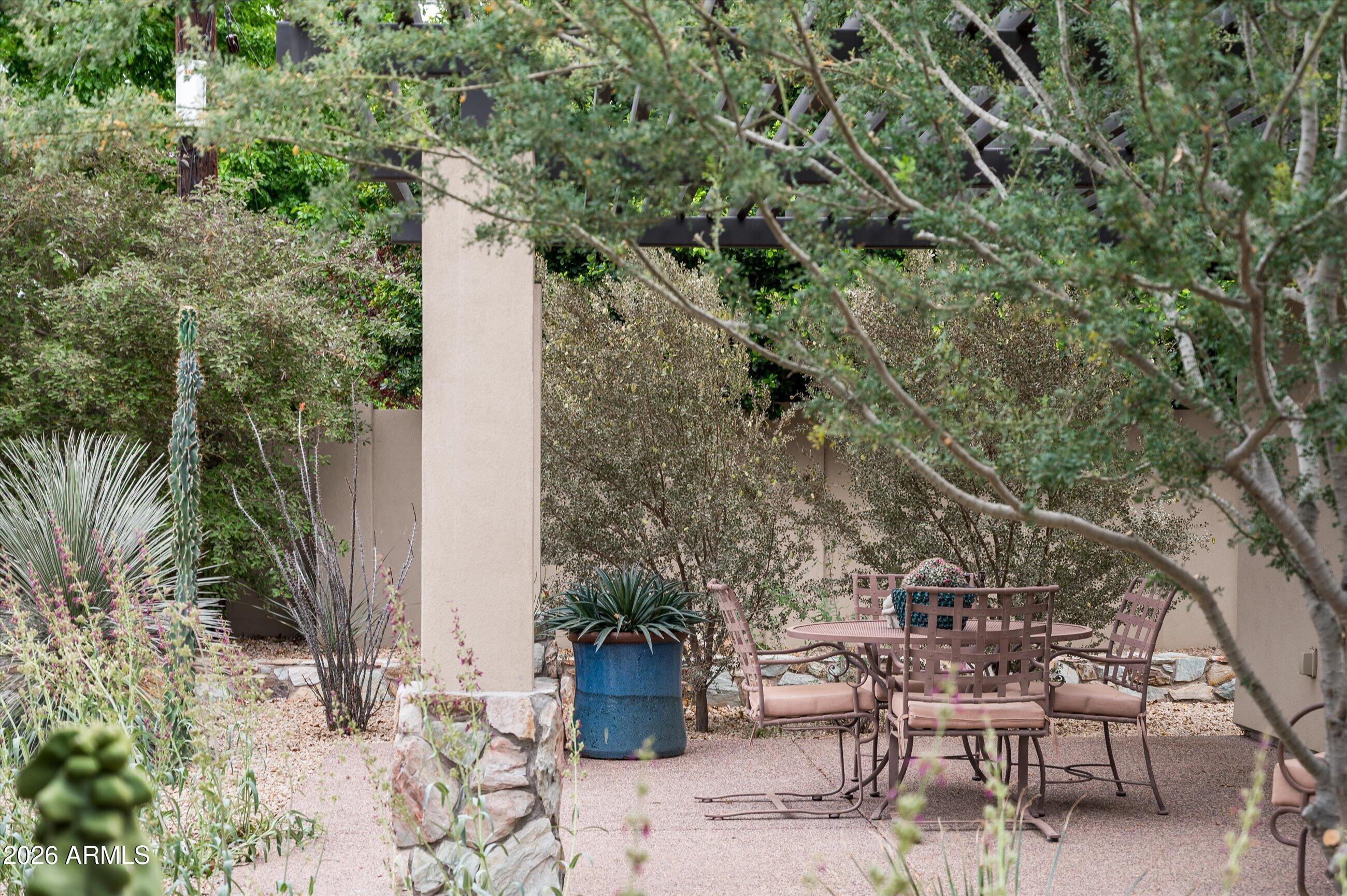 515 W ORANGEWOOD Avenue