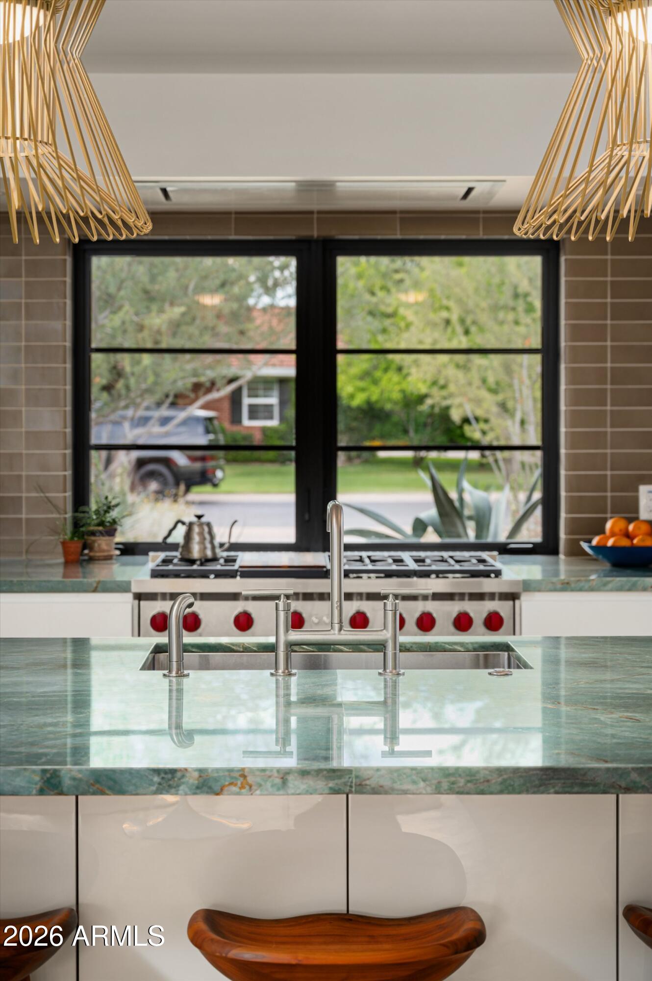 515 W ORANGEWOOD Avenue