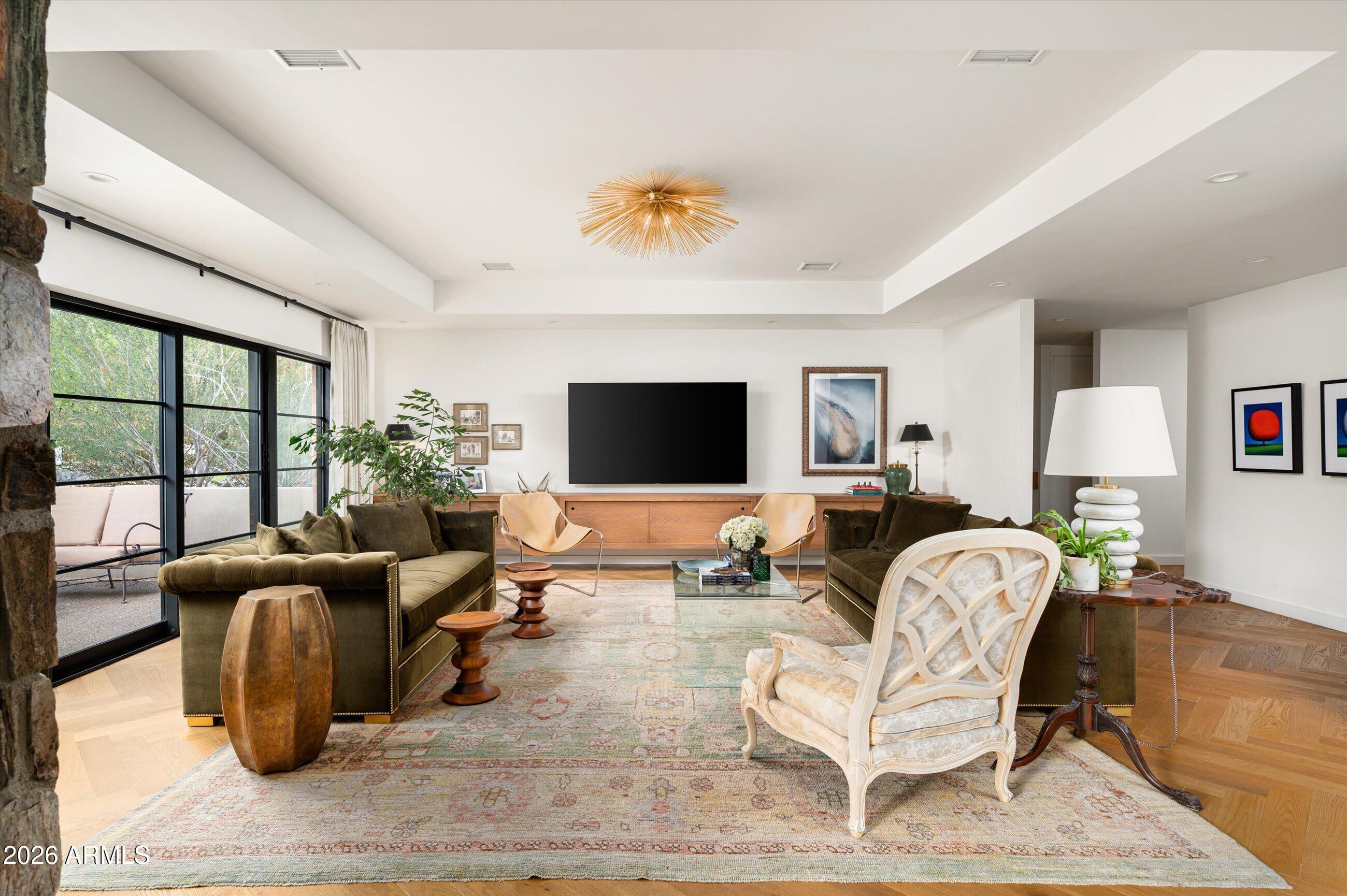 515 W ORANGEWOOD Avenue