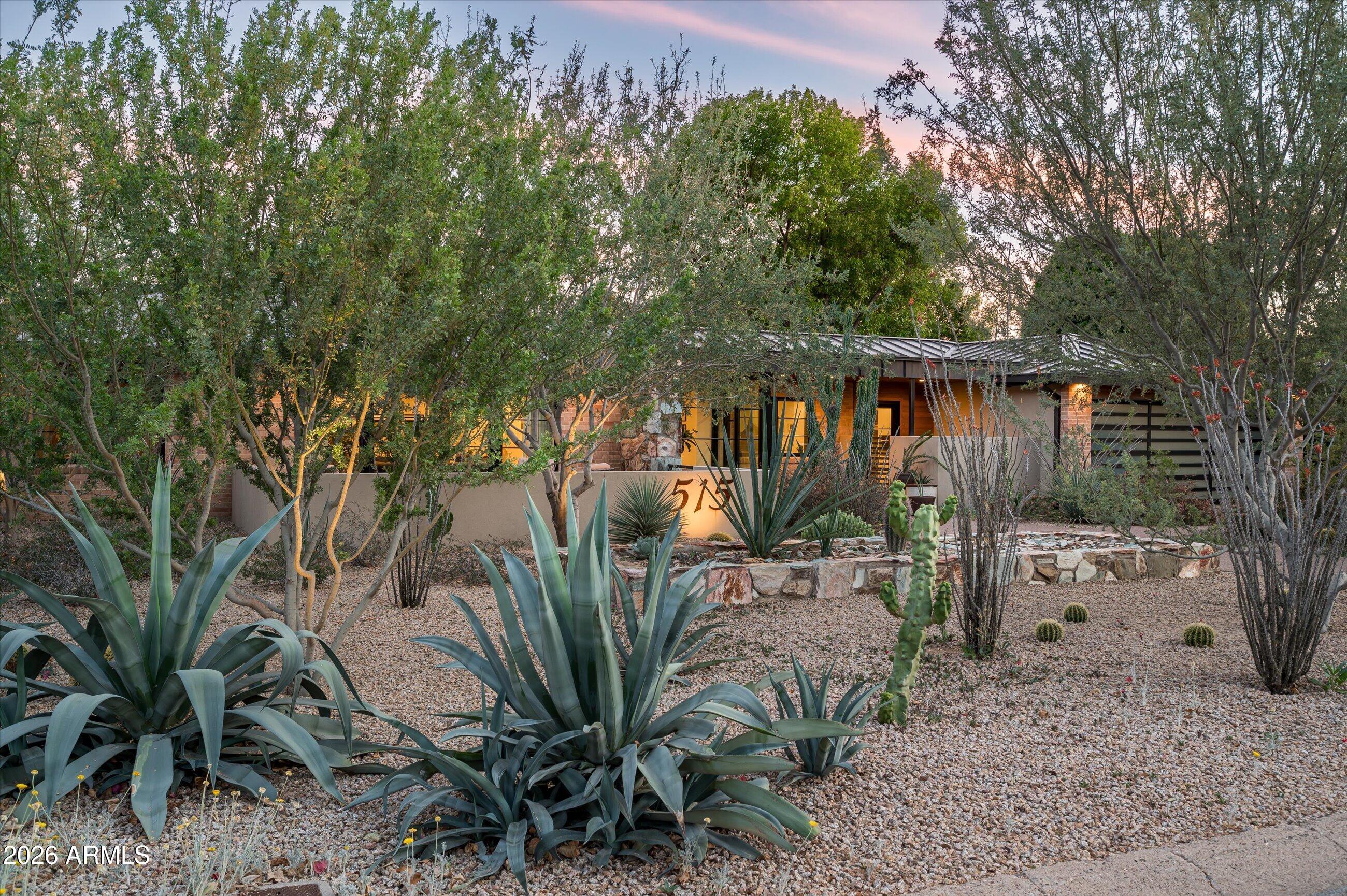 515 W ORANGEWOOD Avenue