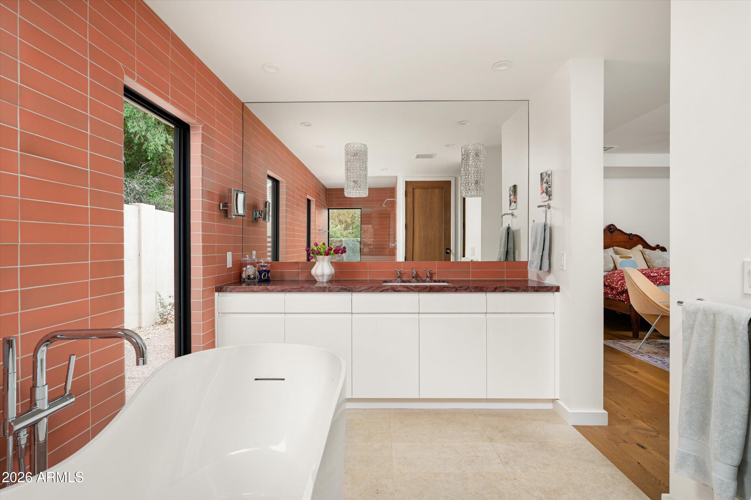 515 W ORANGEWOOD Avenue