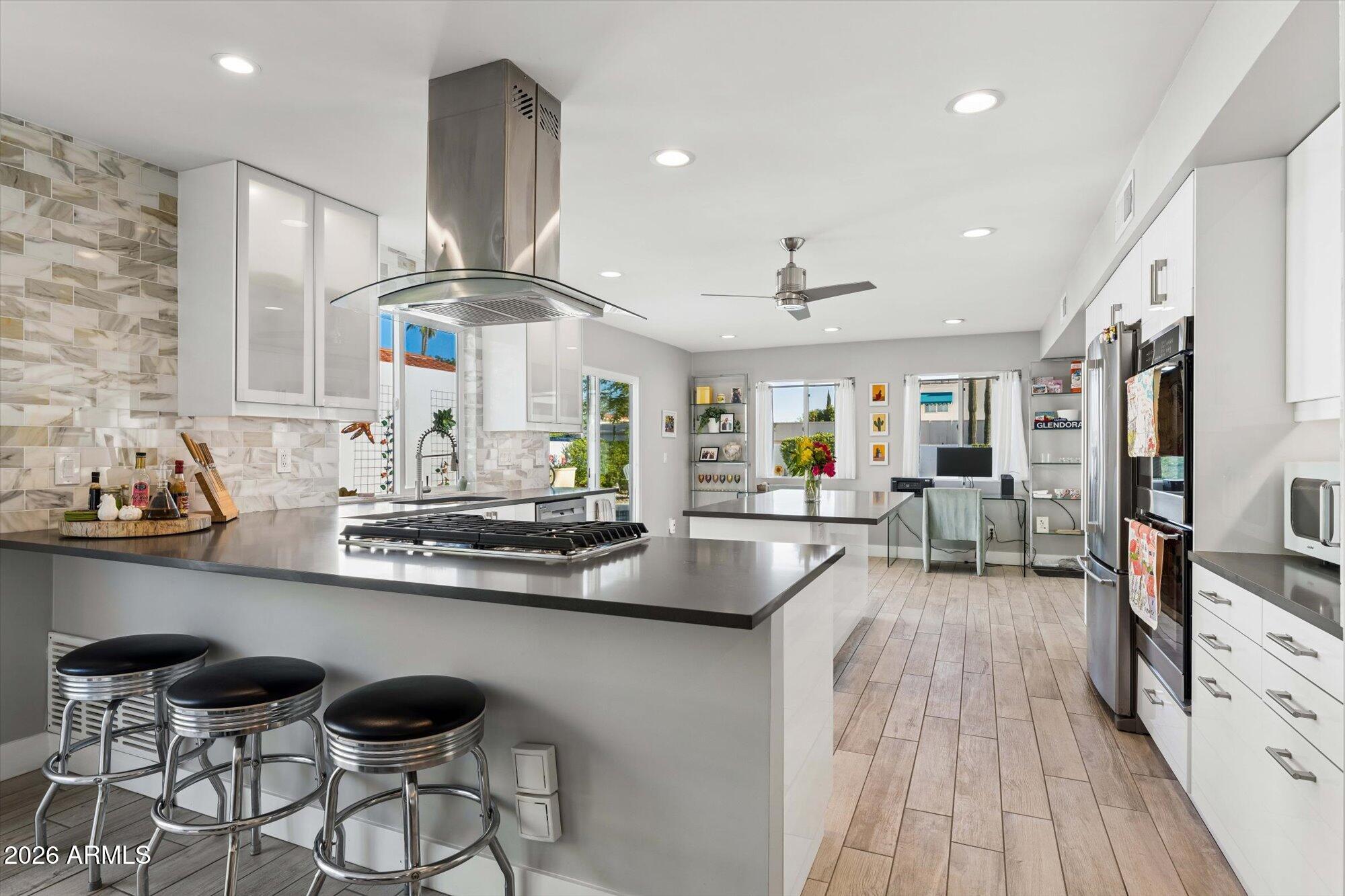 8626 E Via De La Escuela