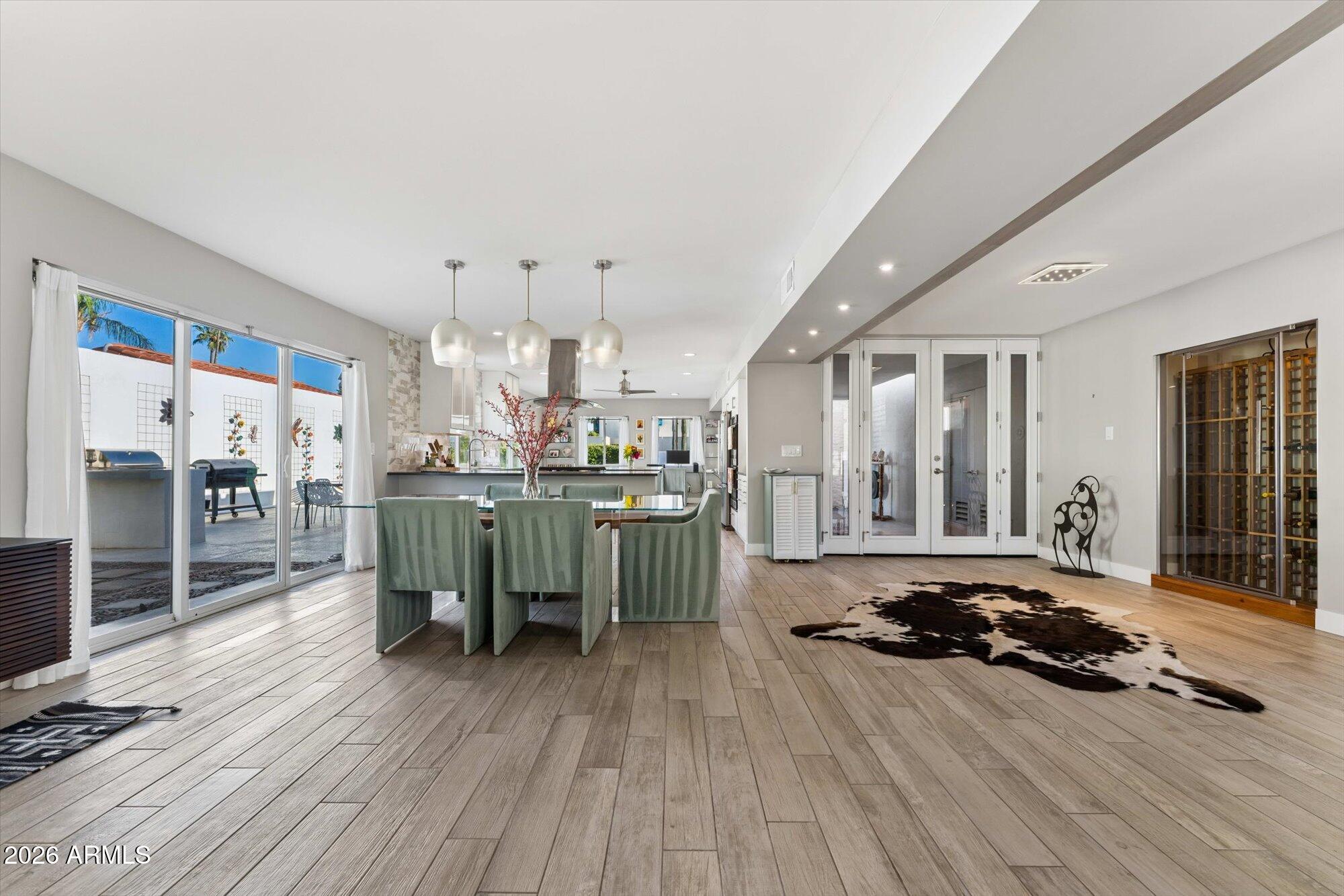 8626 E Via De La Escuela