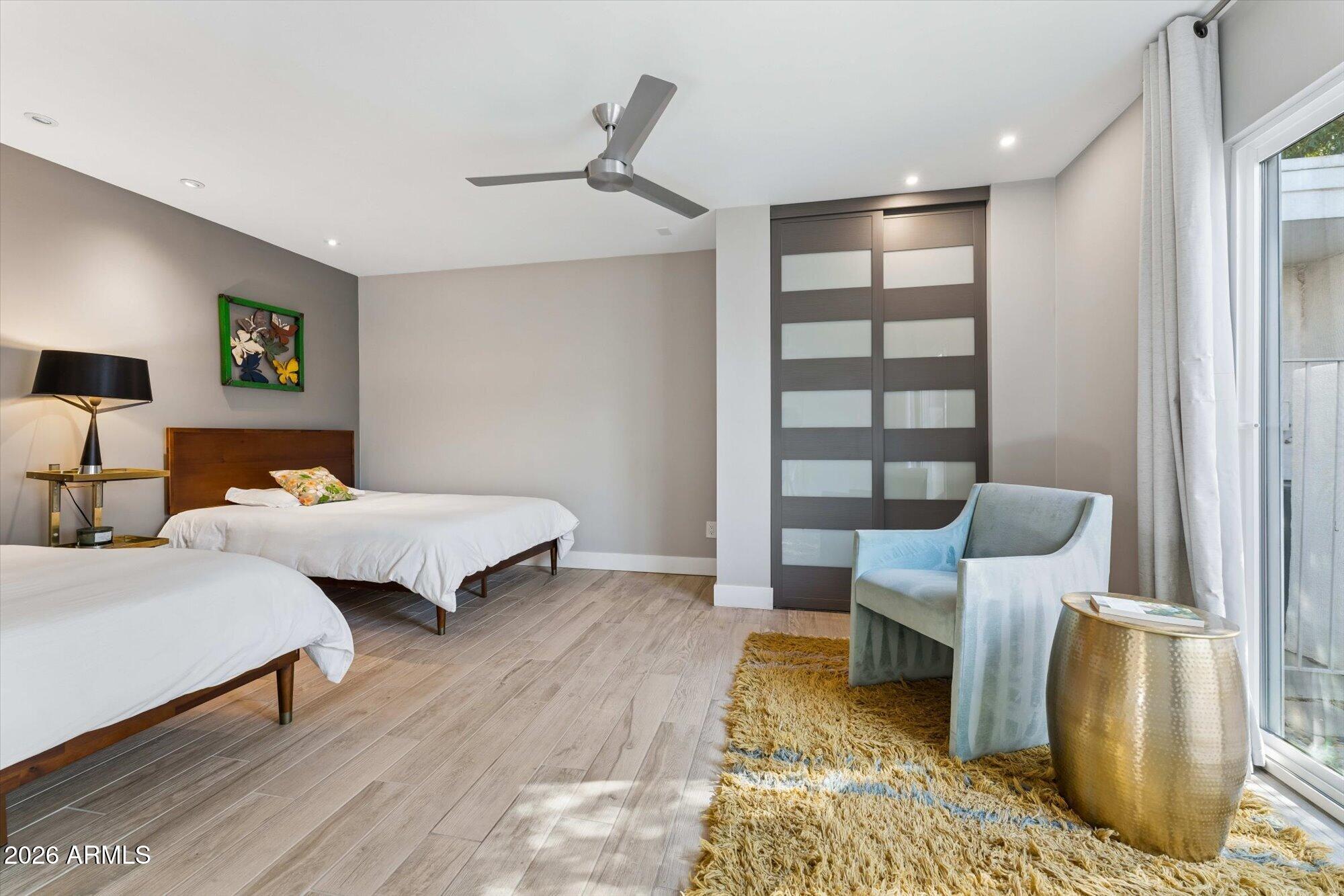 8626 E Via De La Escuela