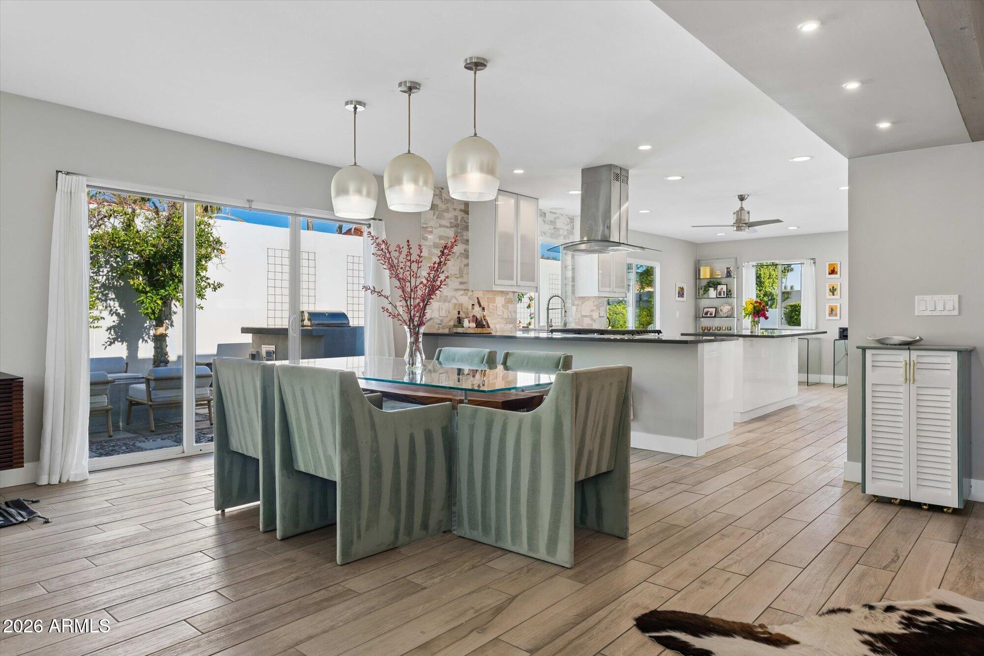 8626 E Via De La Escuela