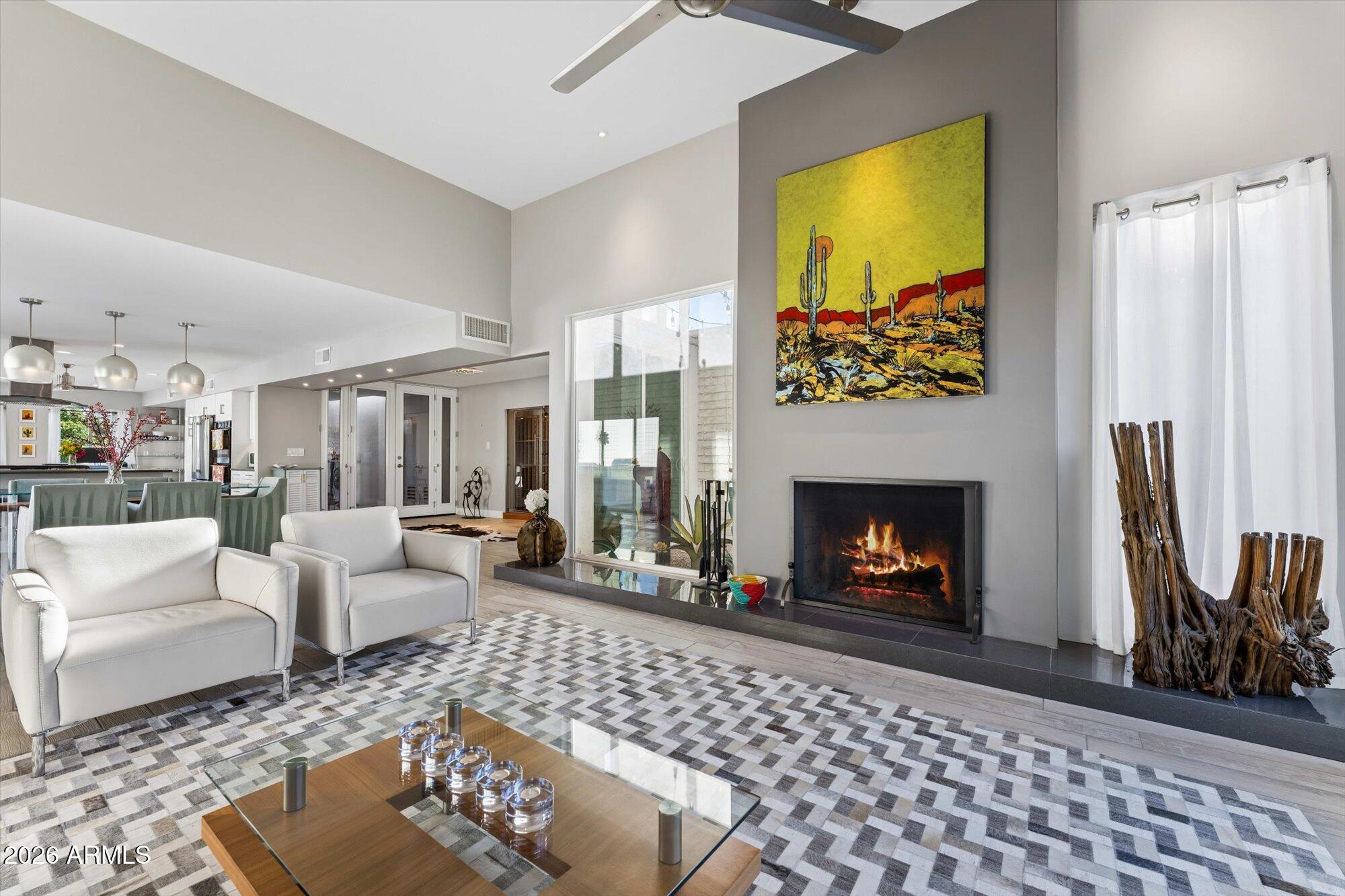 8626 E Via De La Escuela