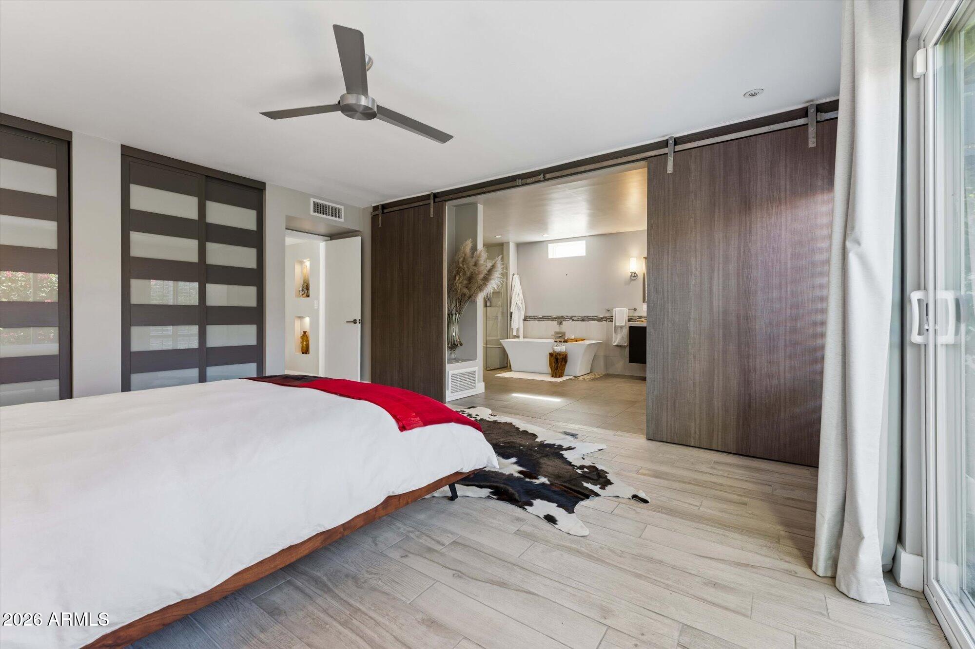 8626 E Via De La Escuela