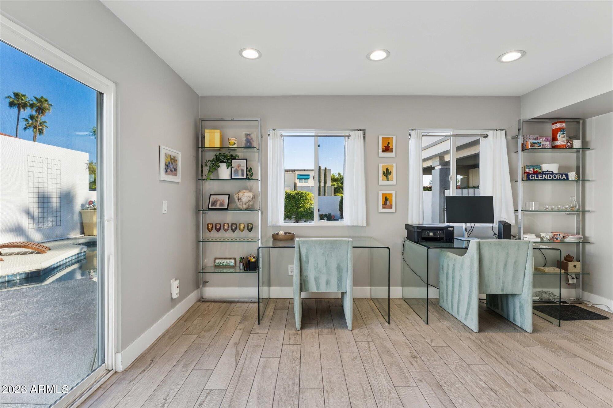 8626 E Via De La Escuela