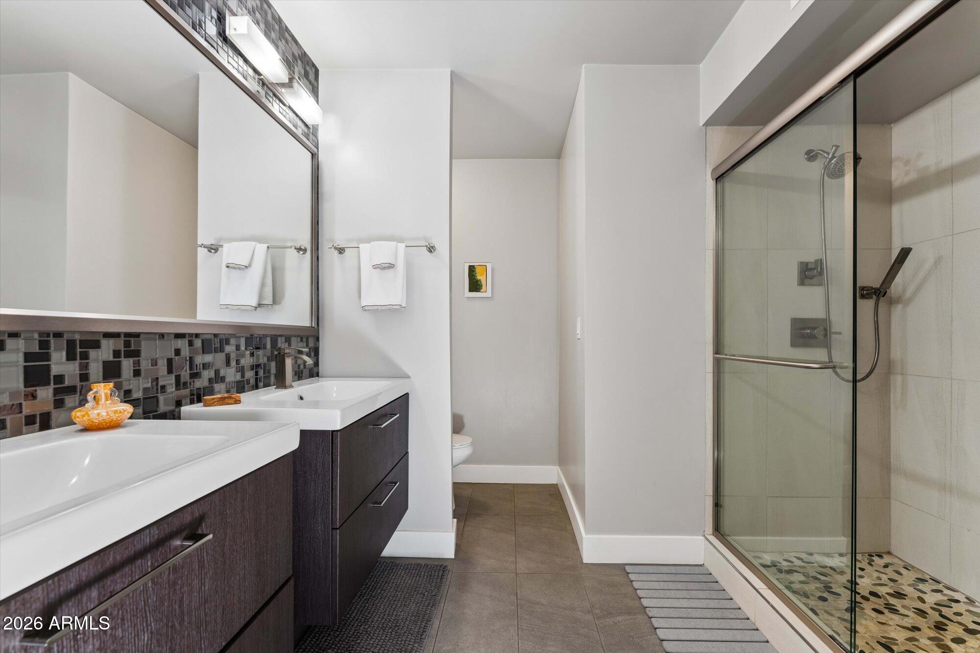 8626 E Via De La Escuela