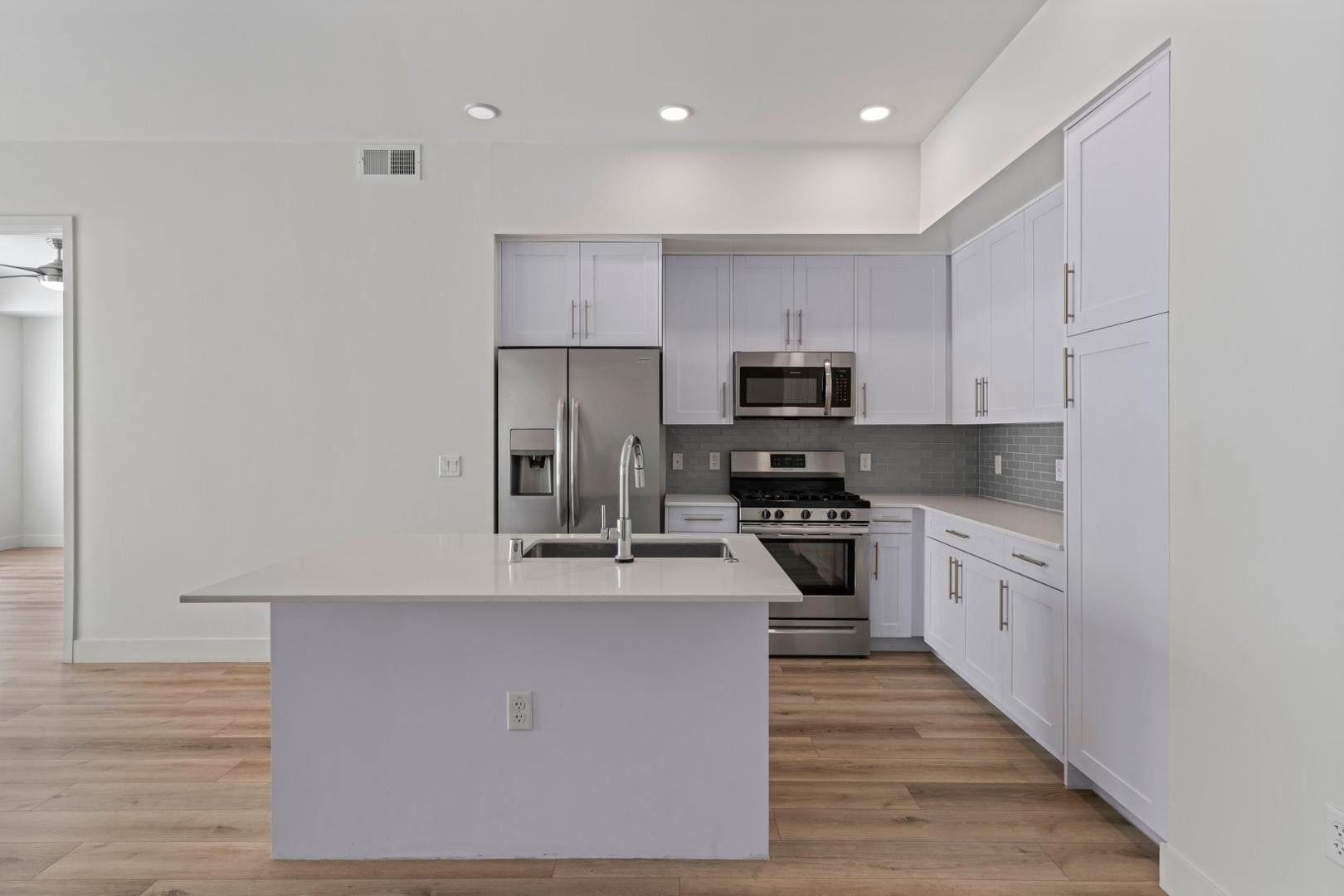 7300 E Earll Drive Unit 1018