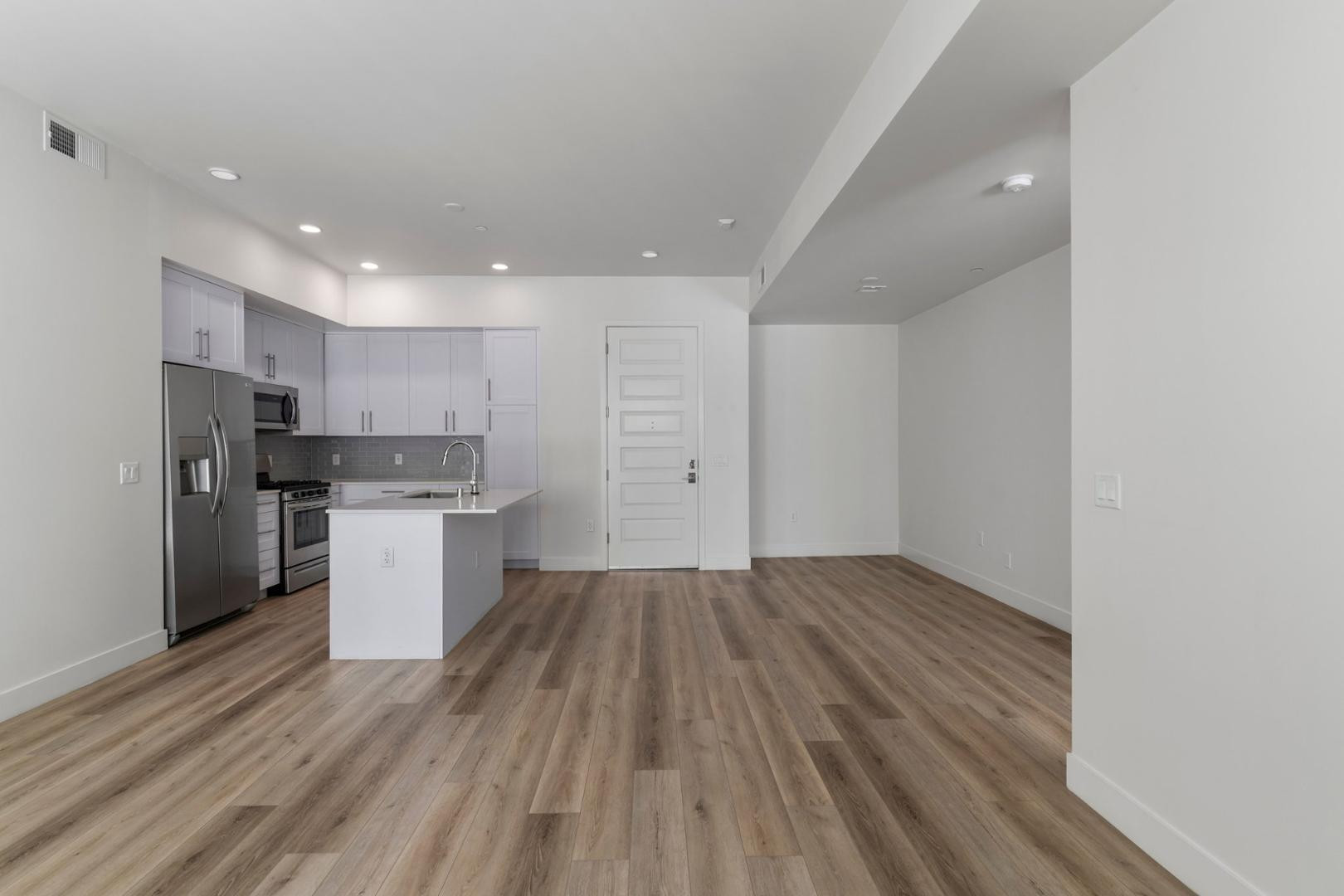 7300 E Earll Drive Unit 1018