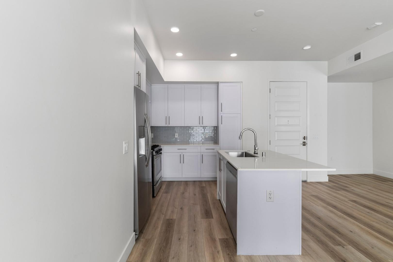 7300 E Earll Drive Unit 1018