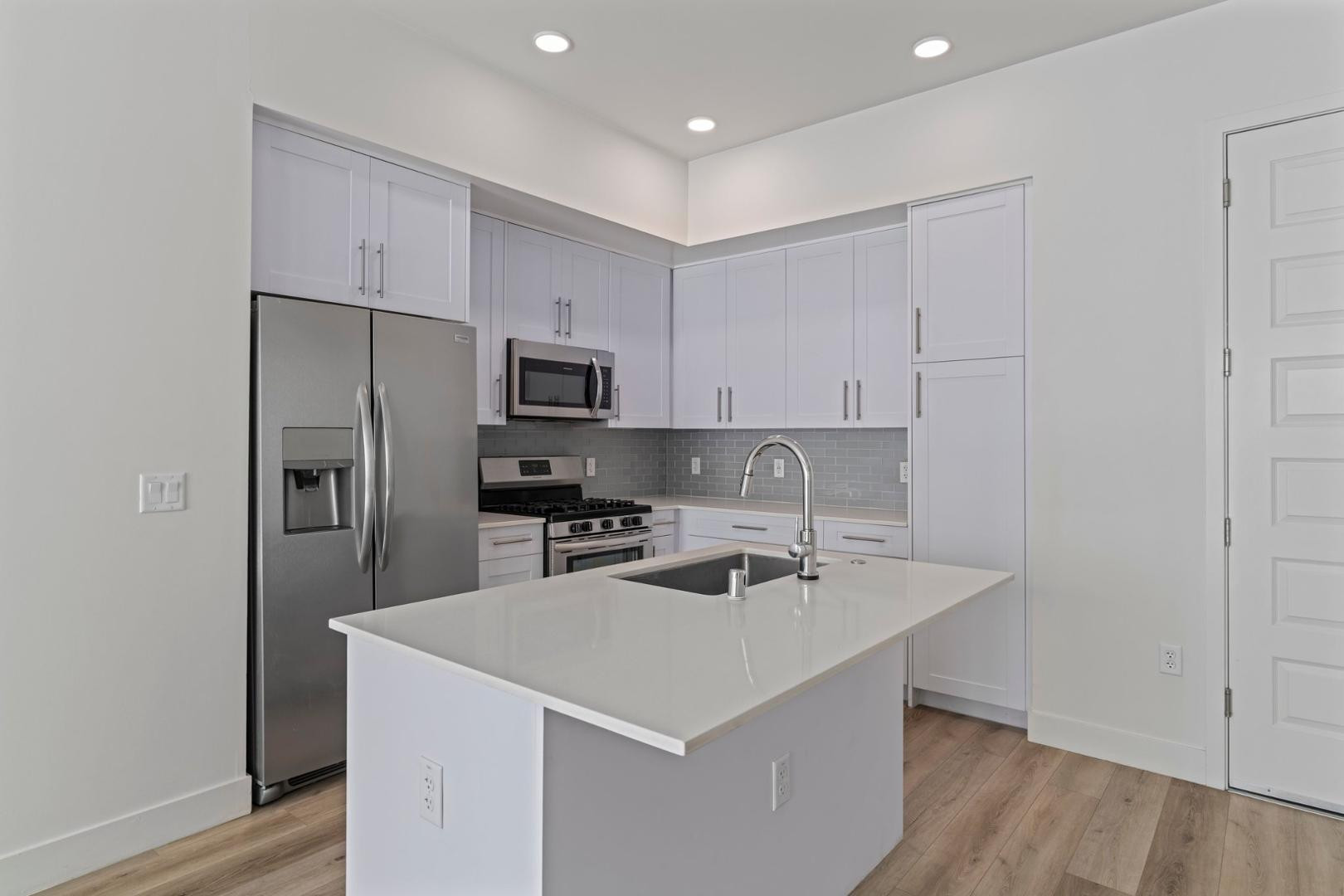 7300 E Earll Drive Unit 1018