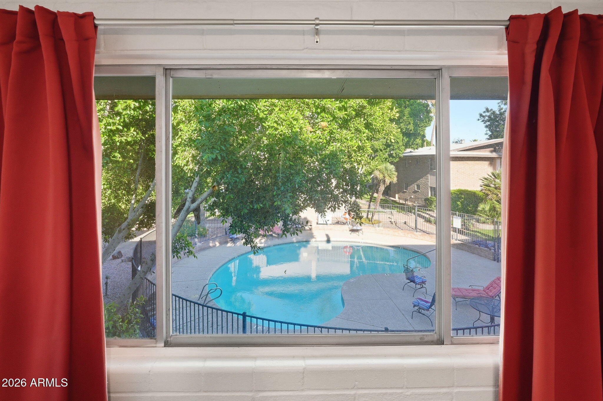 1901 E Missouri Avenue 204