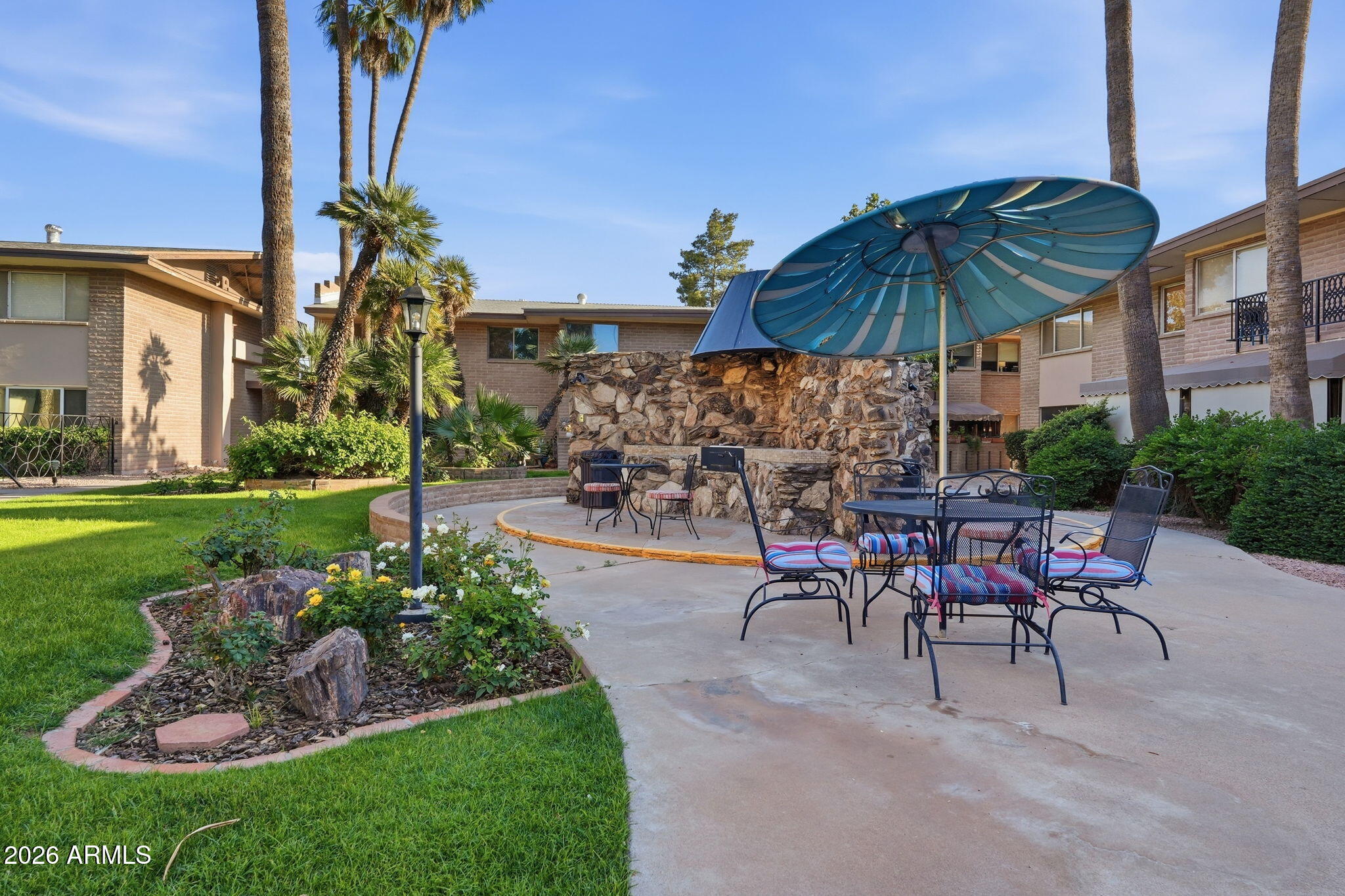 1901 E Missouri Avenue 204