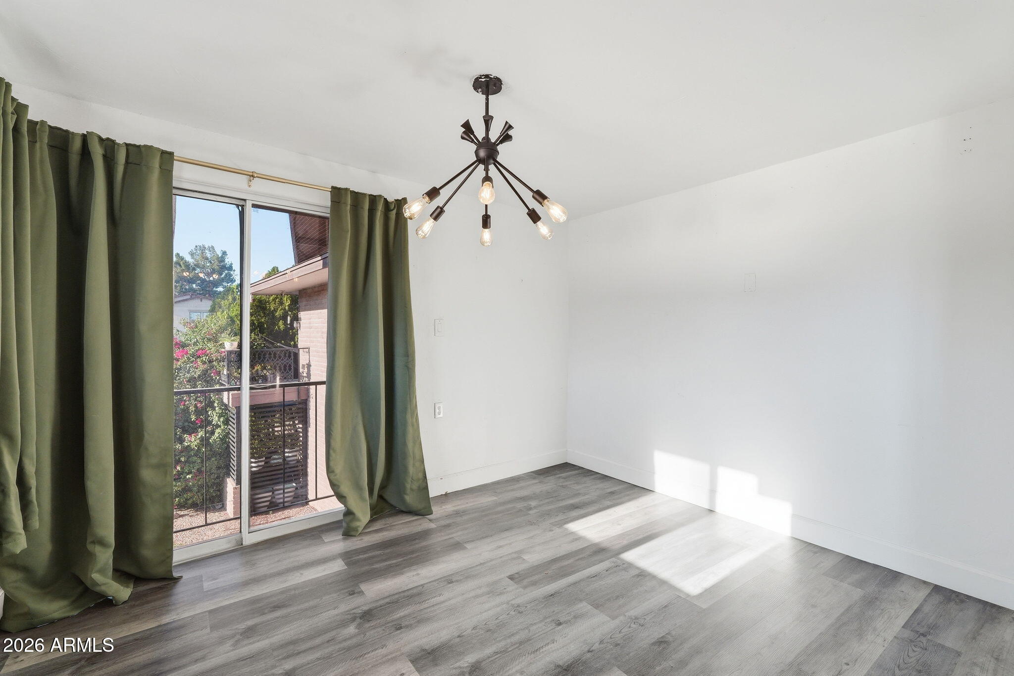 1901 E Missouri Avenue 204