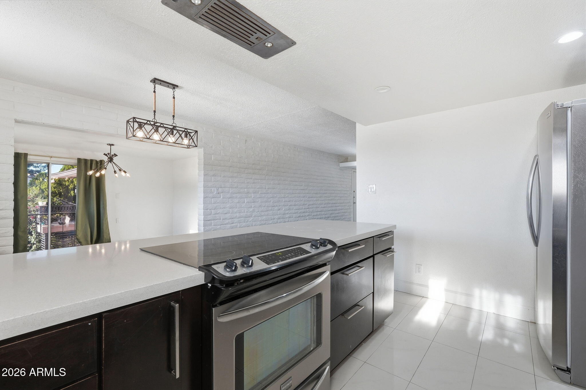 1901 E Missouri Avenue 204