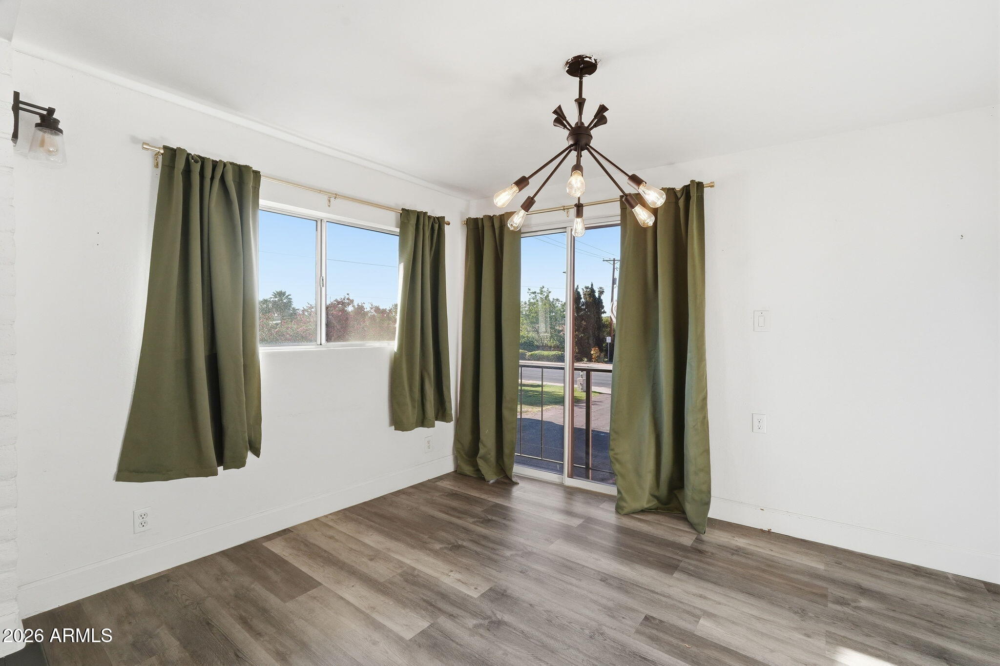 1901 E Missouri Avenue 204