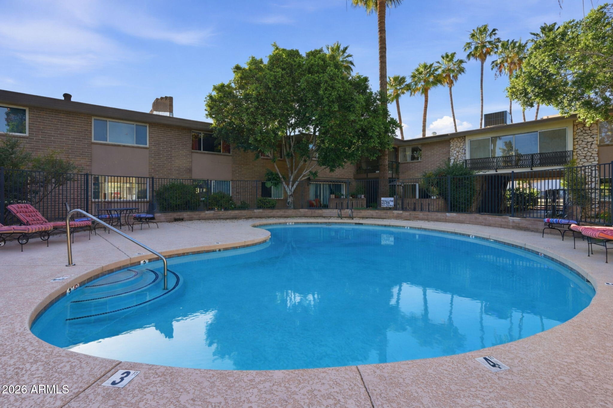 1901 E Missouri Avenue 204