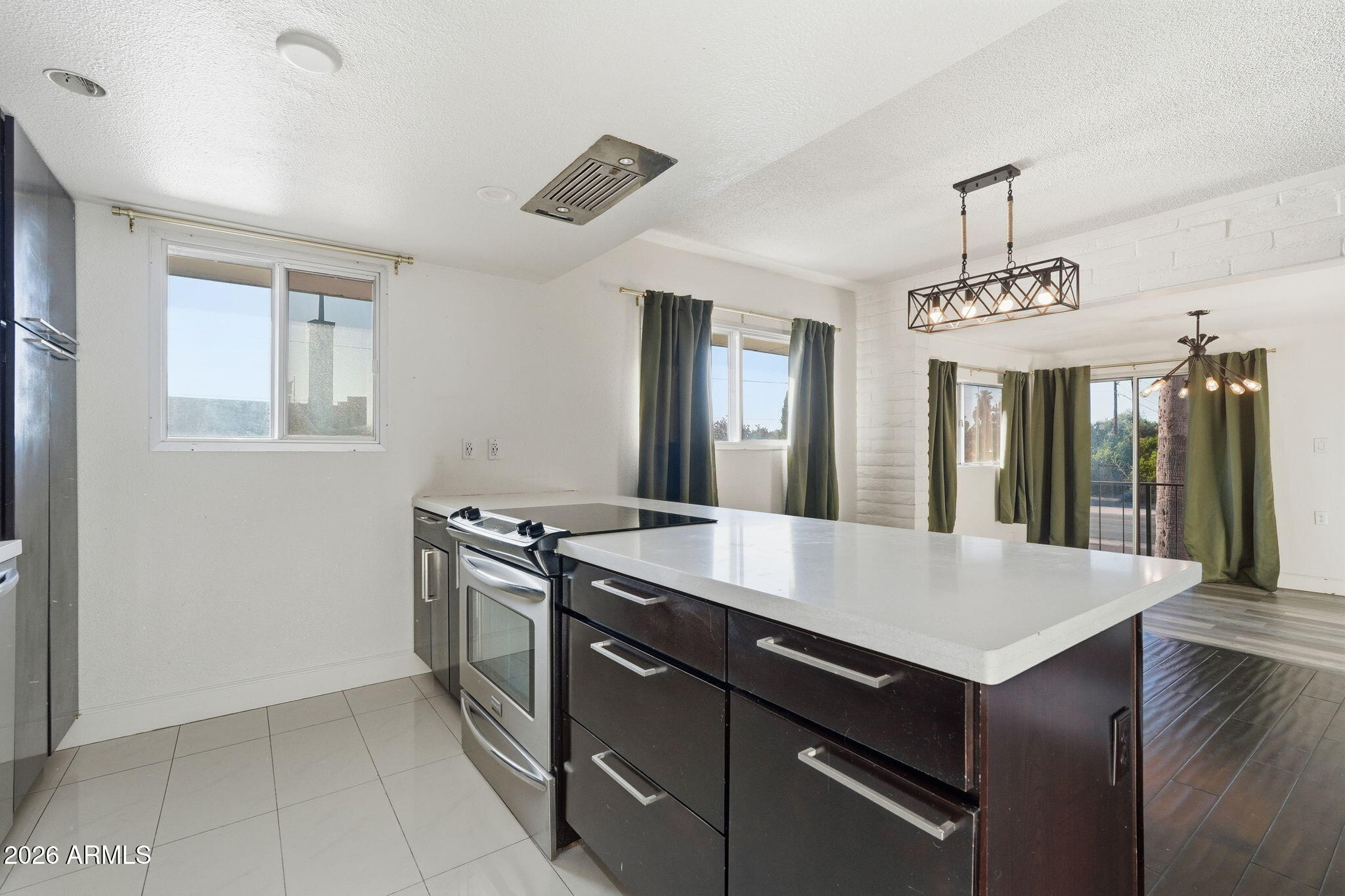 1901 E Missouri Avenue 204