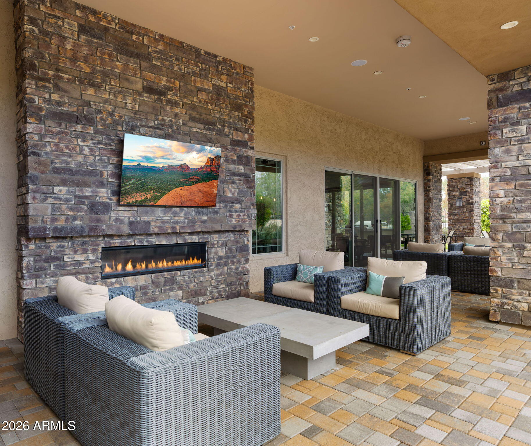 4724 E PARKSIDE Lane