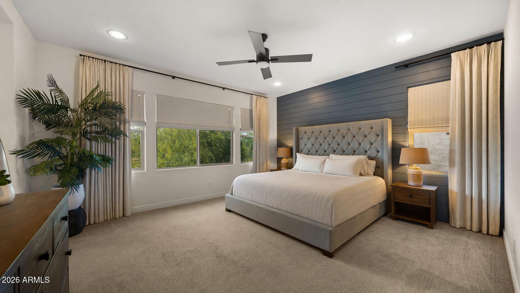 4724 E PARKSIDE Lane