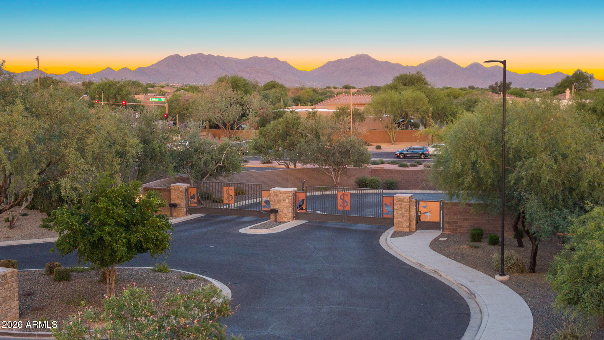 4724 E PARKSIDE Lane