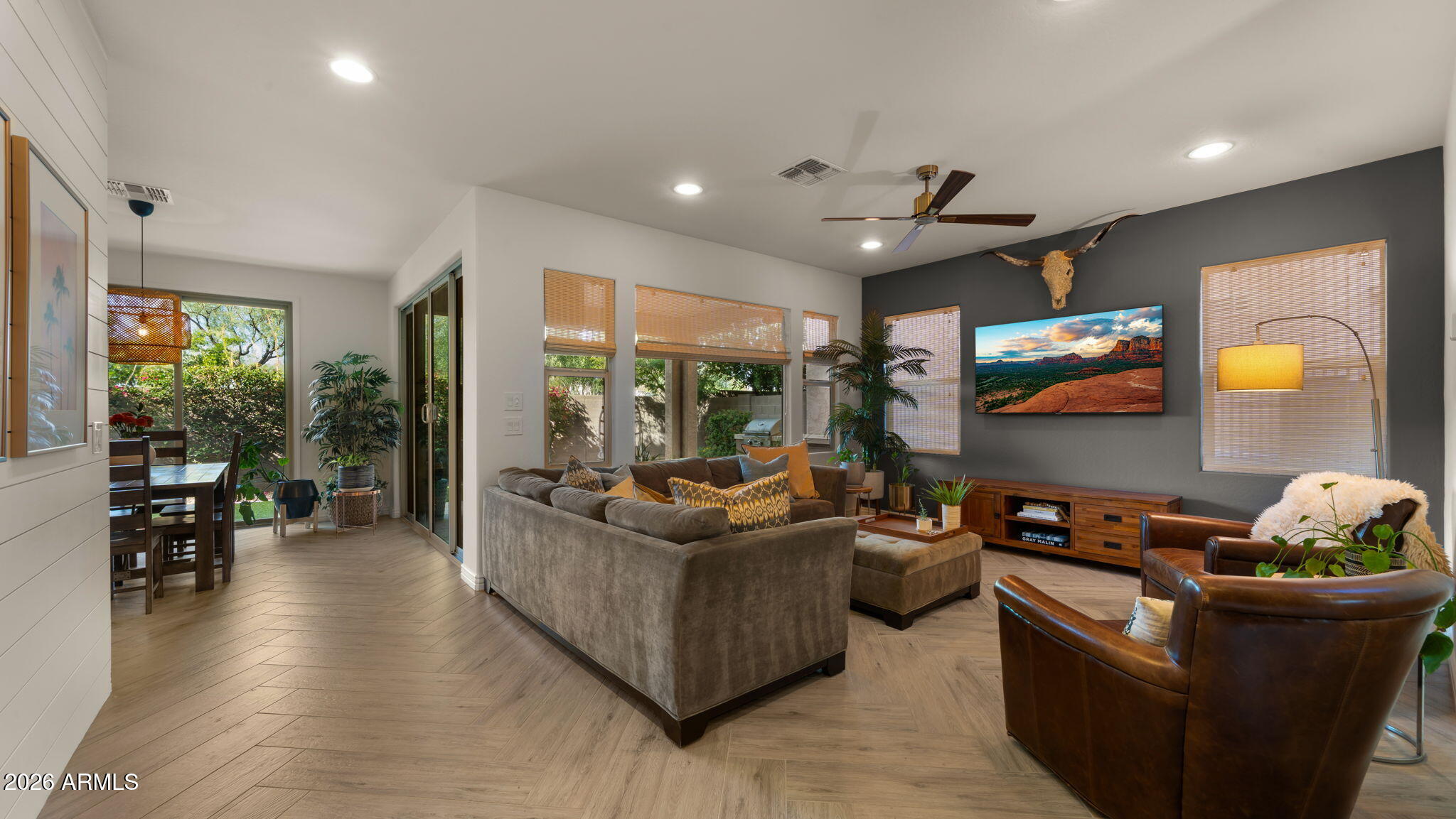 4724 E PARKSIDE Lane