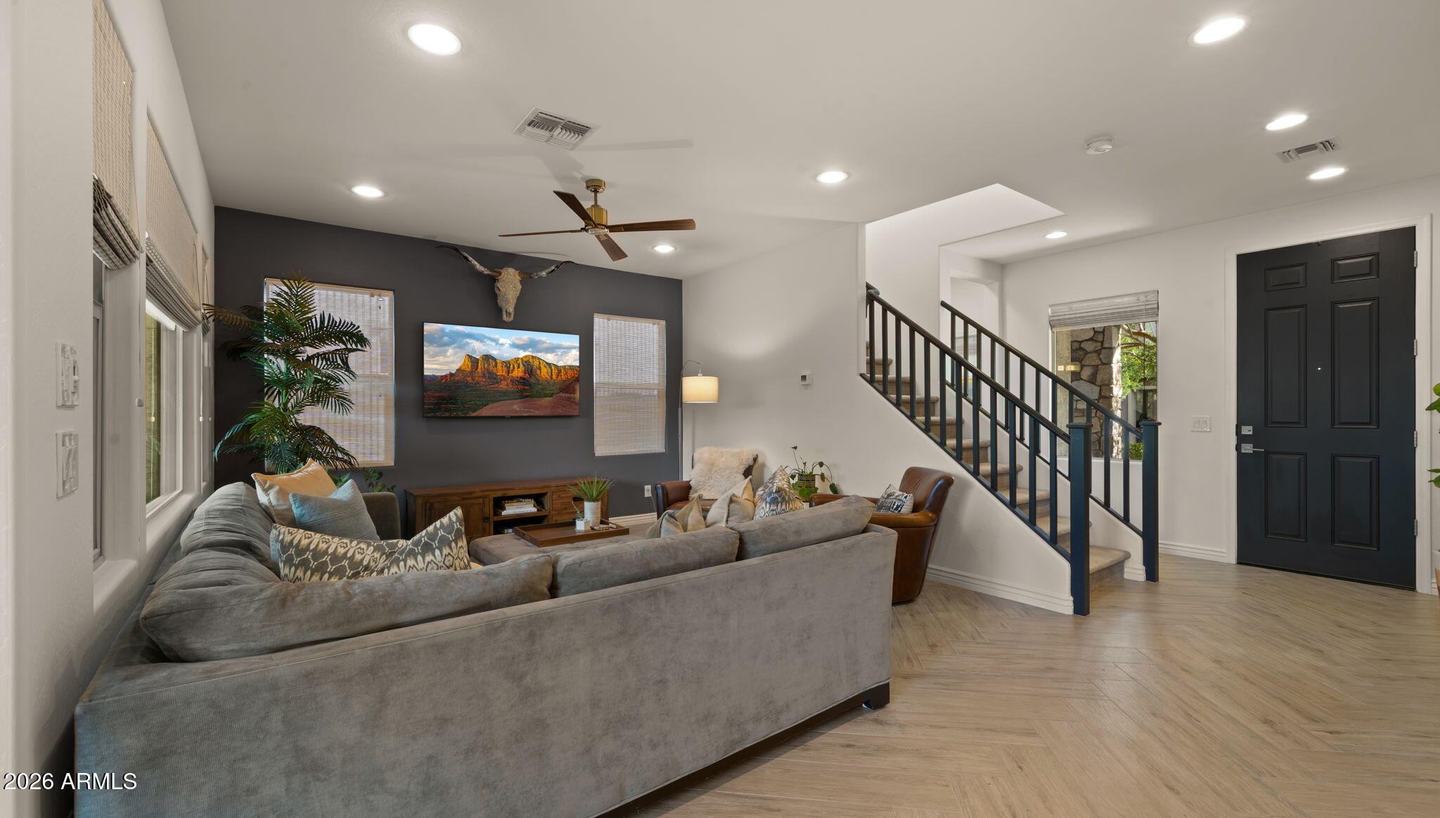 4724 E PARKSIDE Lane