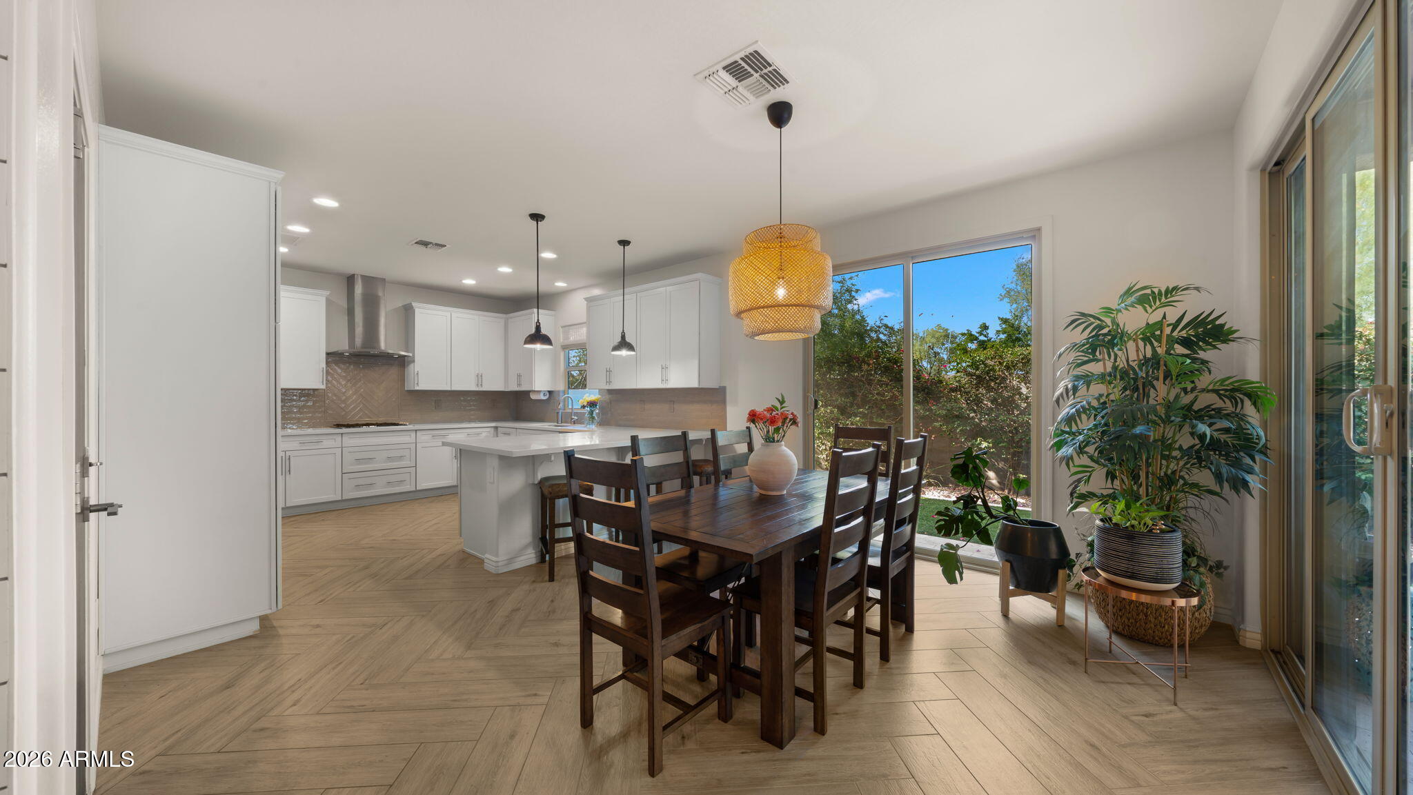 4724 E PARKSIDE Lane