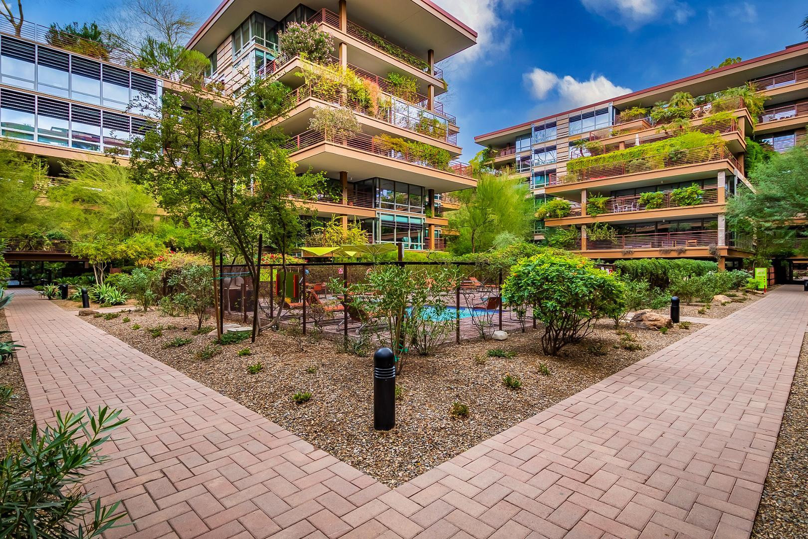 7147 E Rancho Vista Drive 4009