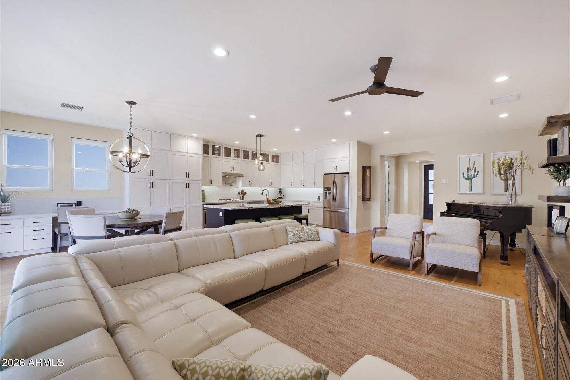 8236 E HERMOSA VISTA Drive