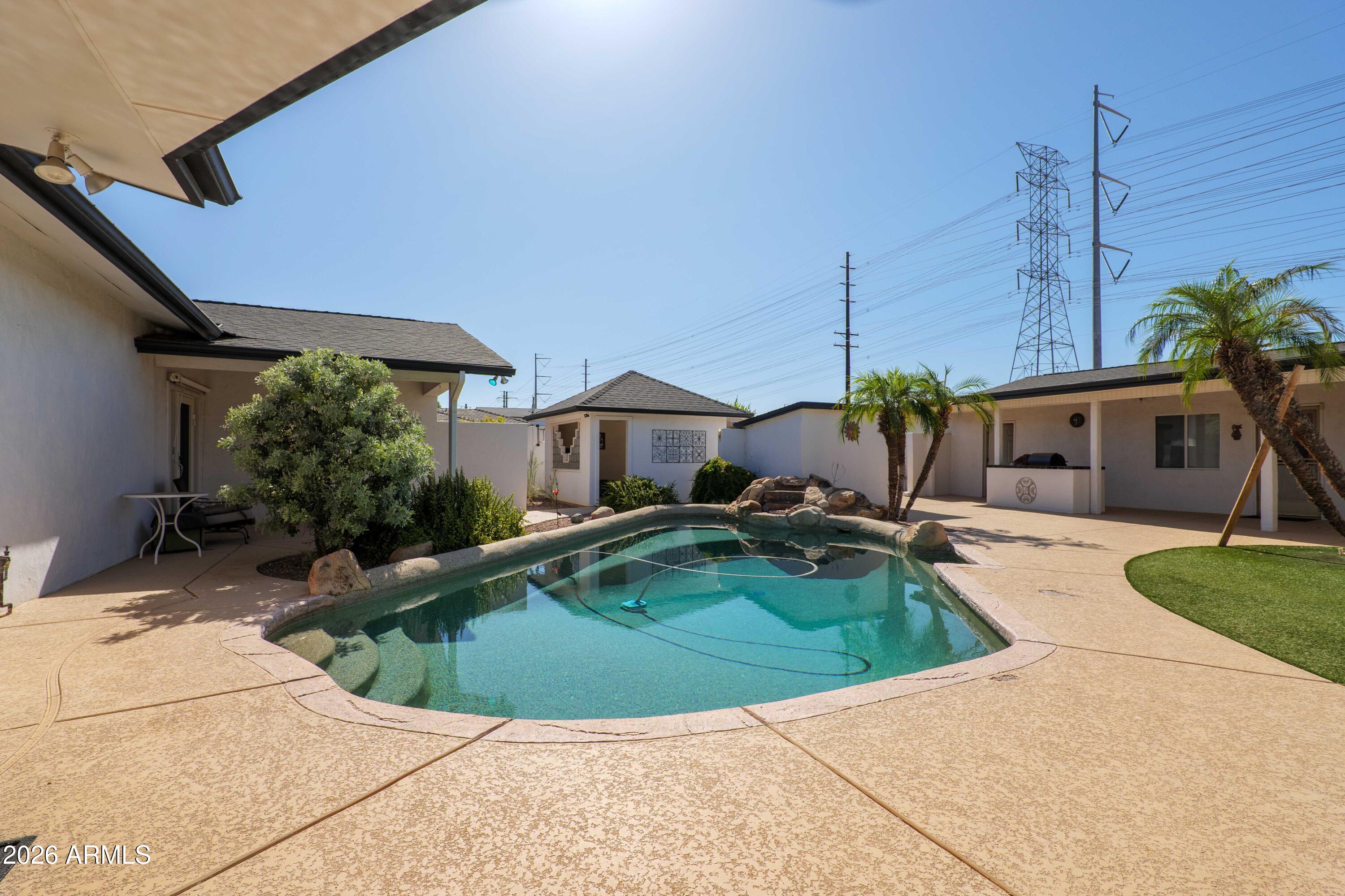 321 E Campbell Road