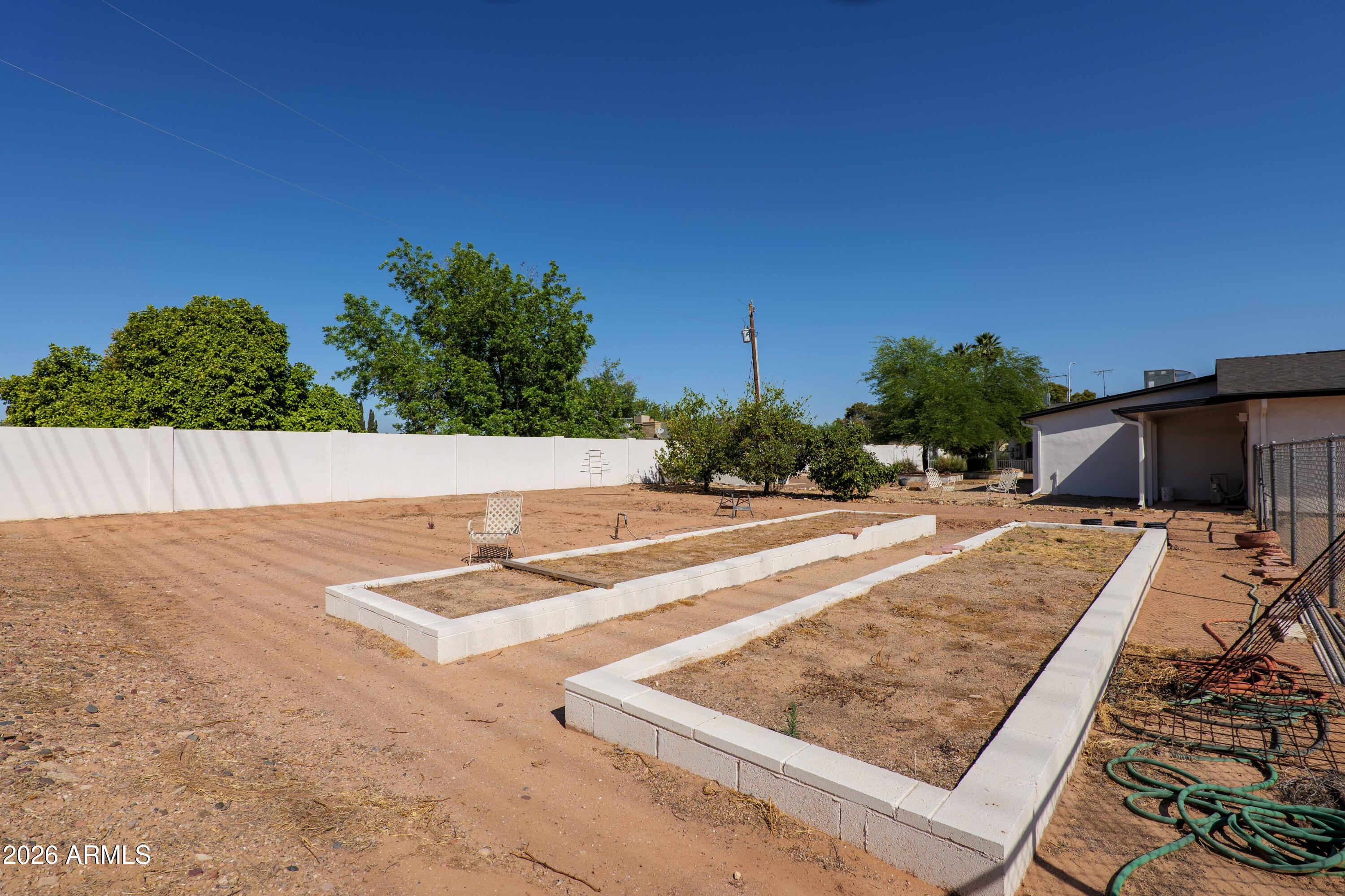 321 E Campbell Road
