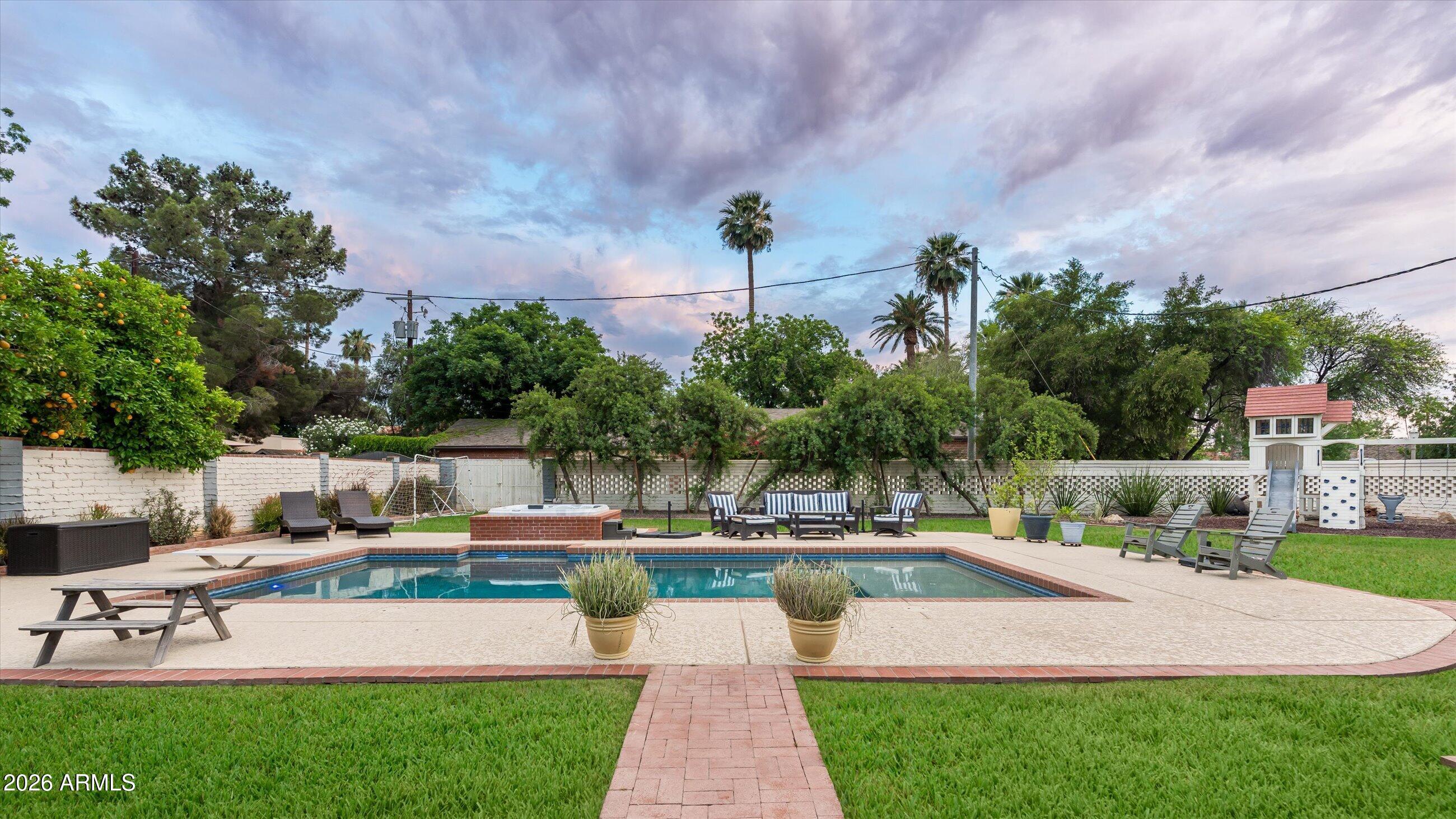 1021 W Encanto Boulevard