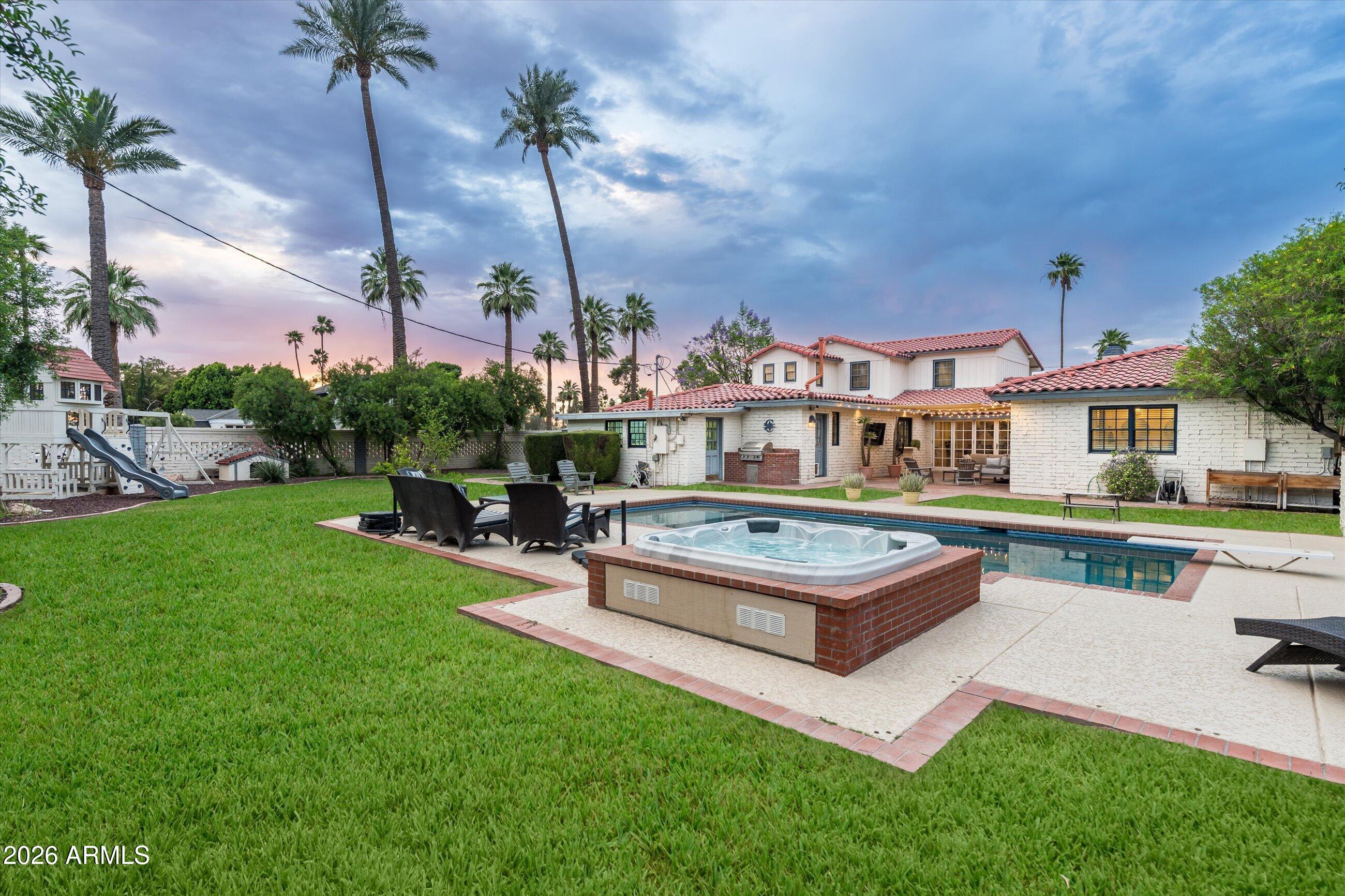 1021 W Encanto Boulevard