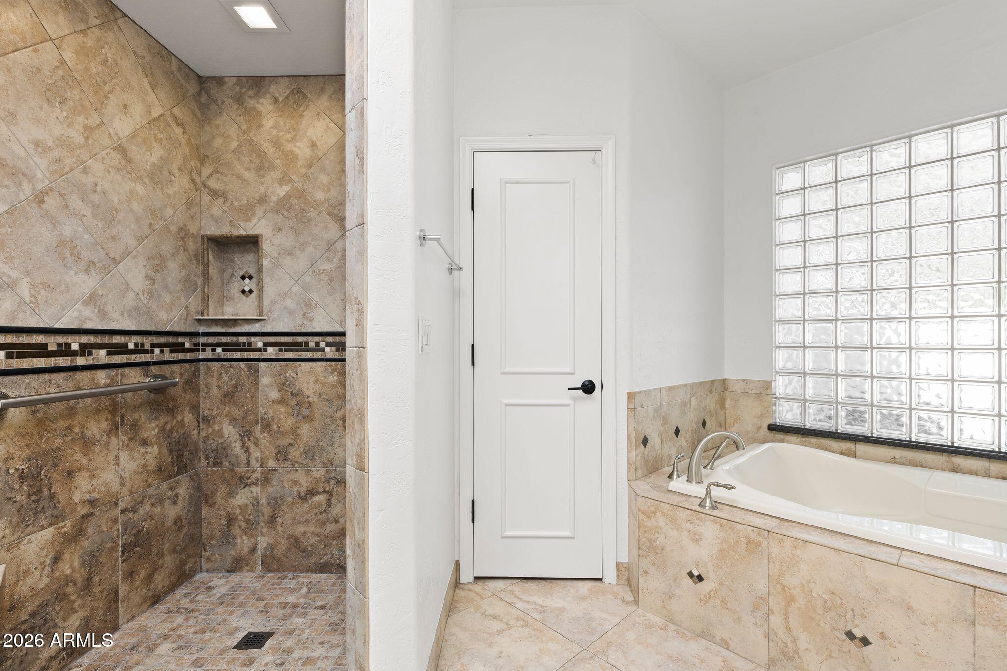 10060 N 78TH Place