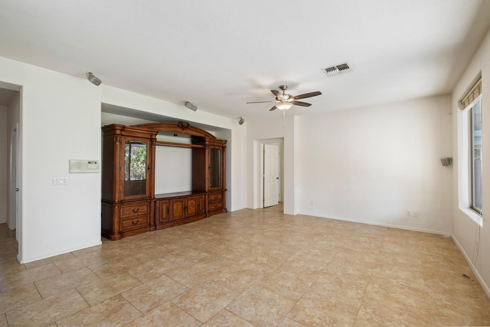 18813 E Arrowhead Trail