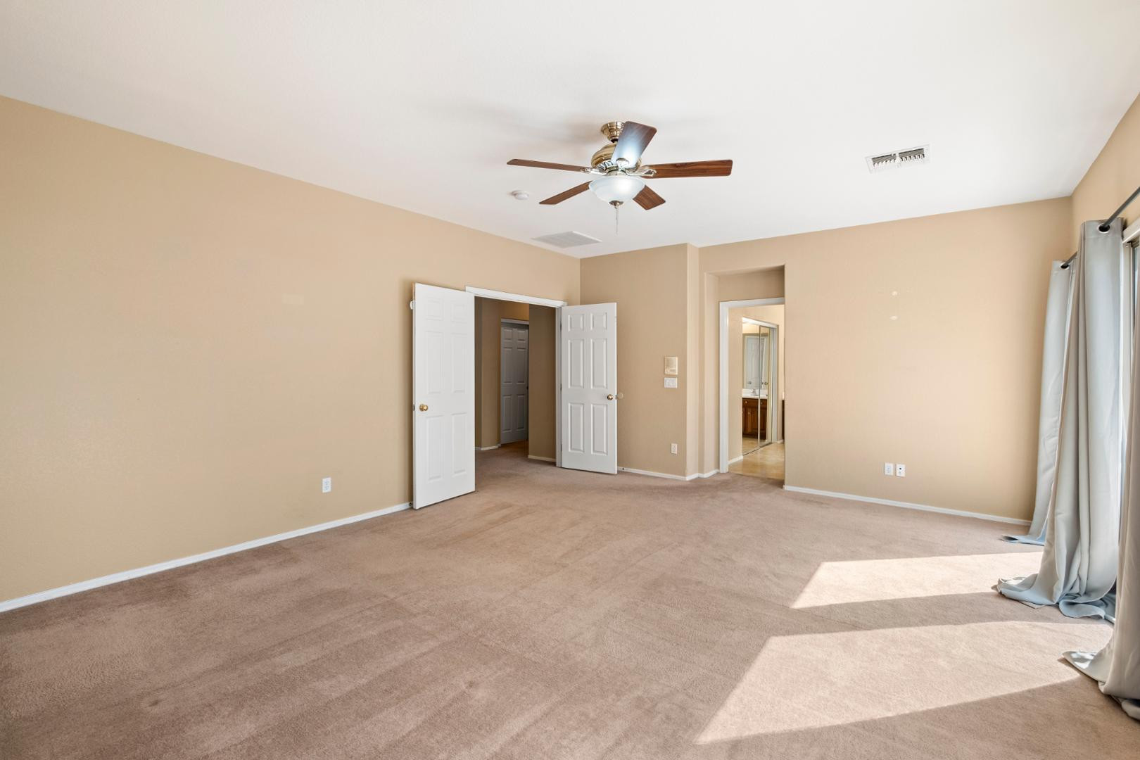 18813 E Arrowhead Trail