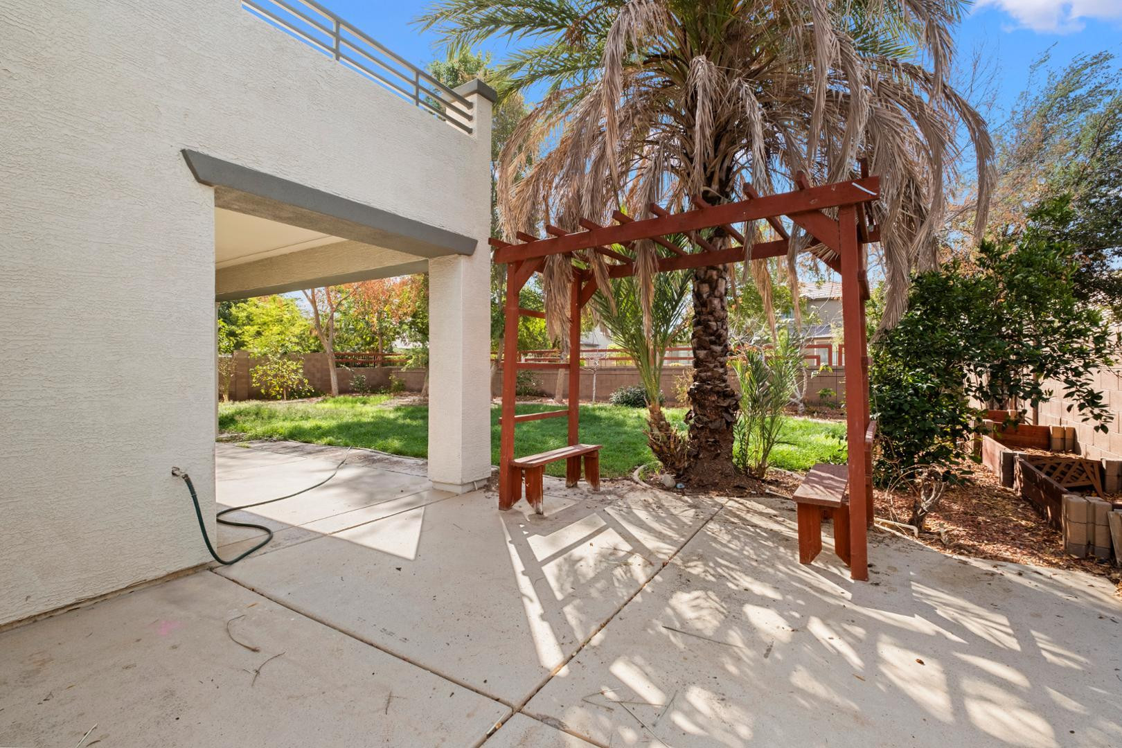 18813 E Arrowhead Trail