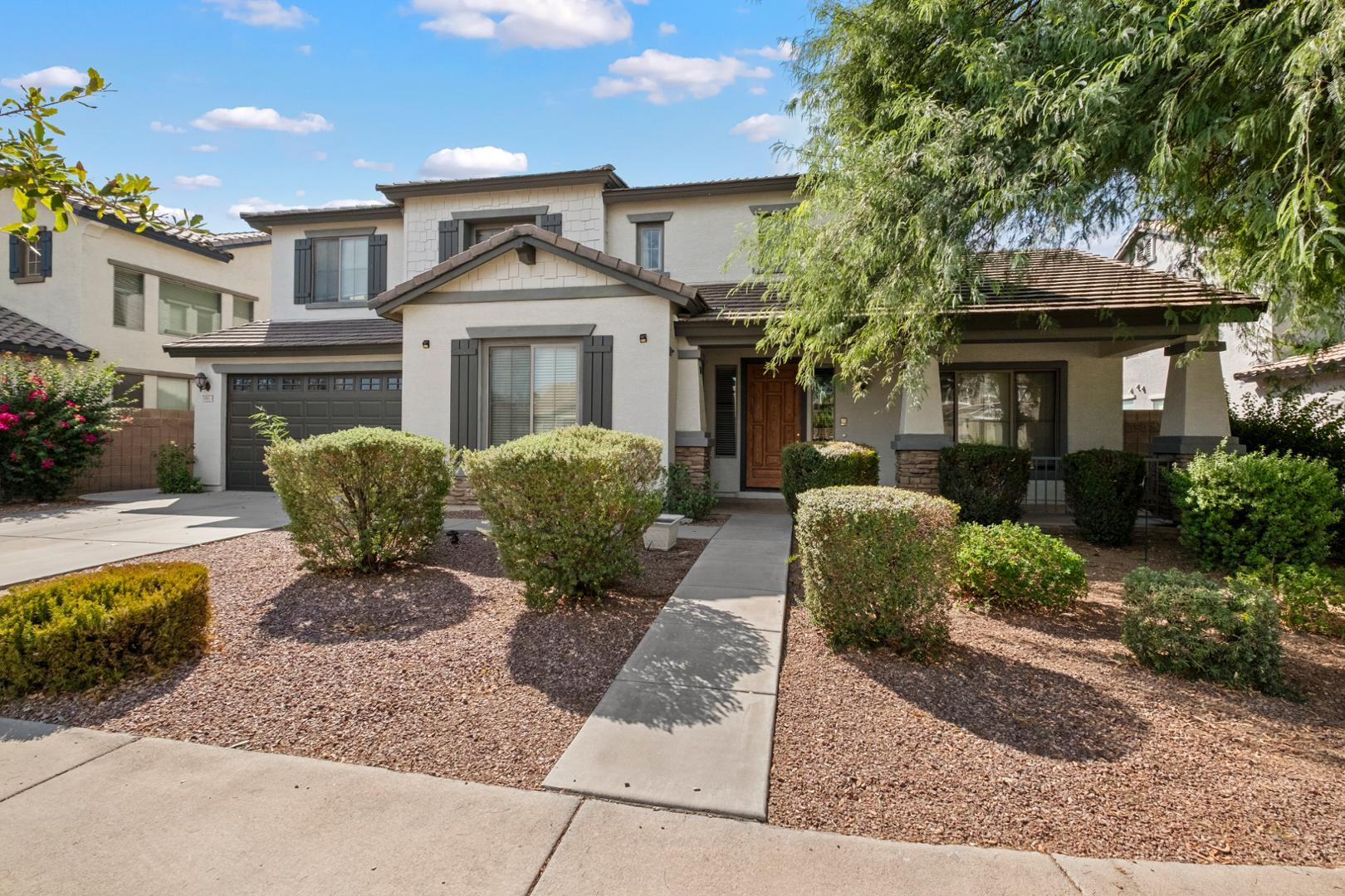 18813 E Arrowhead Trail