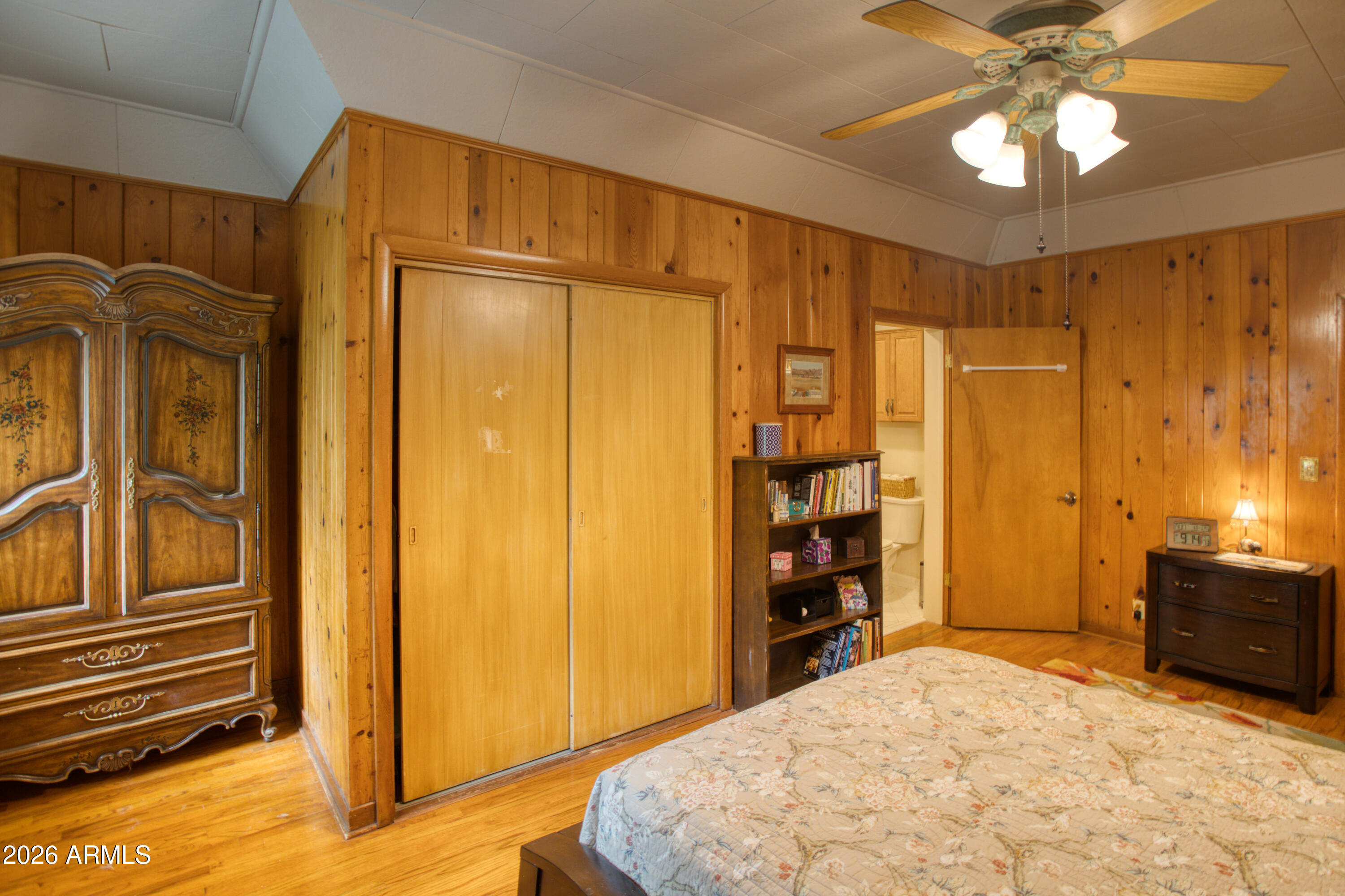 3042 MARK TWAIN Drive