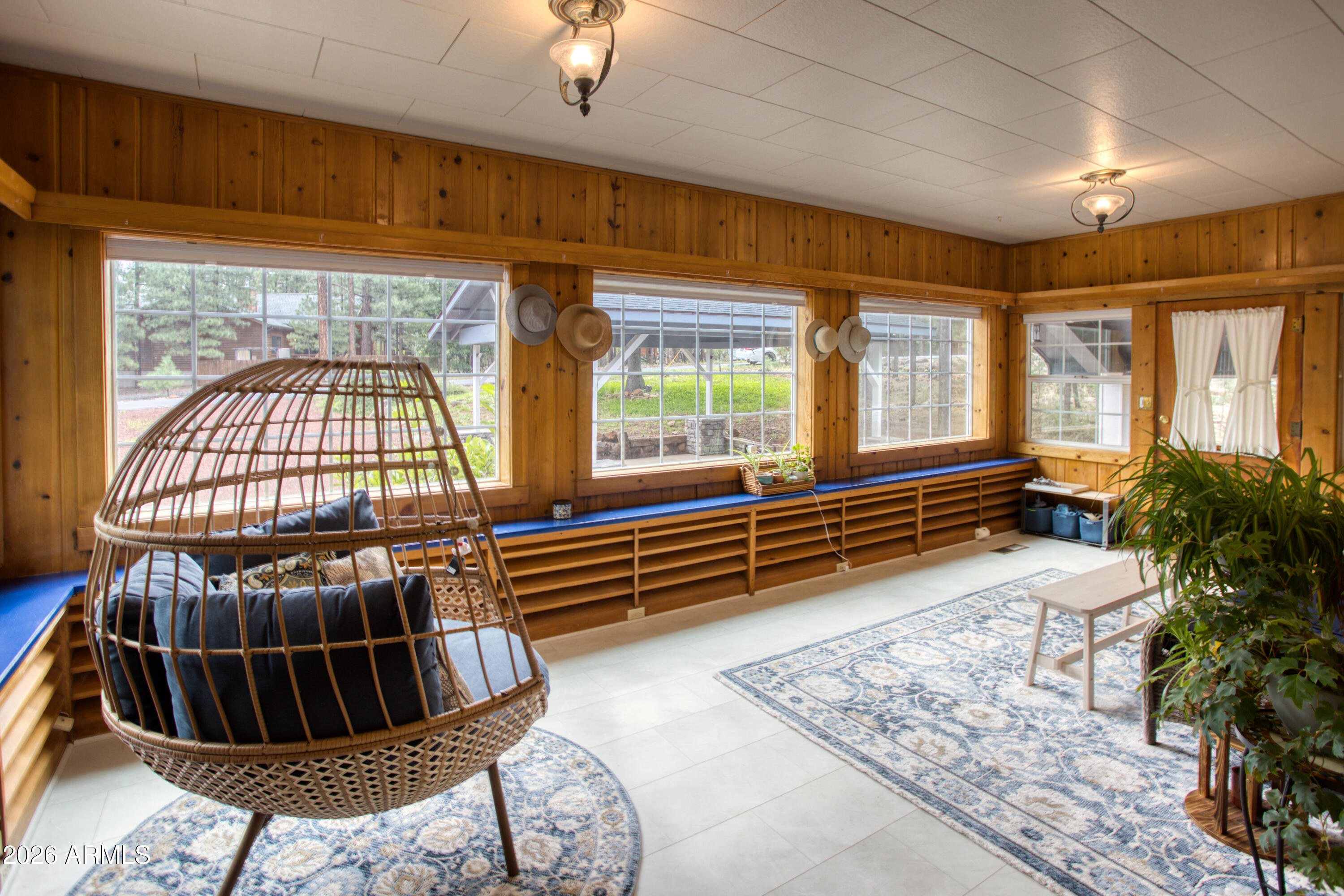 3042 MARK TWAIN Drive