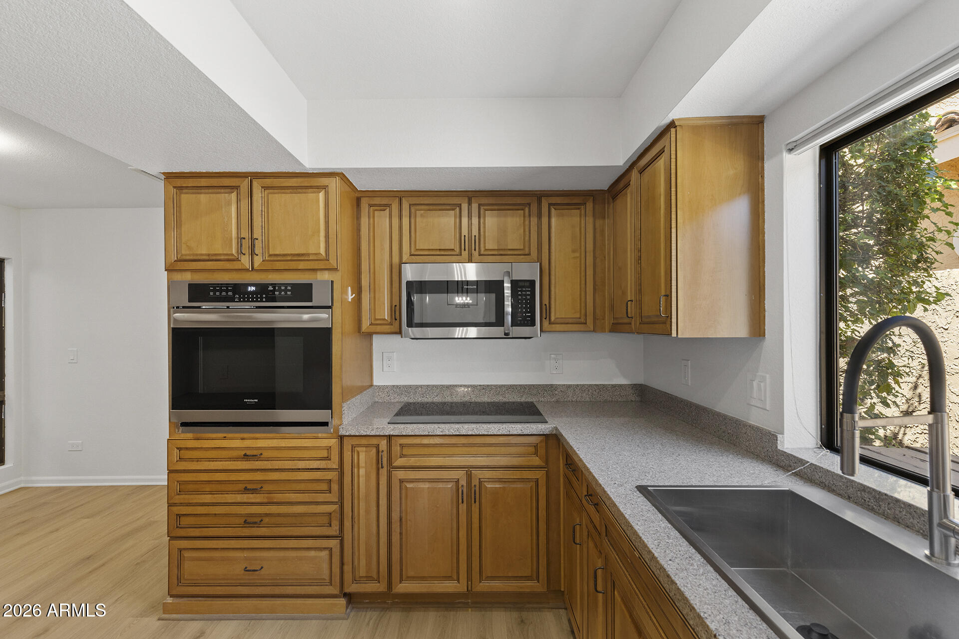 10805 N 9TH Place