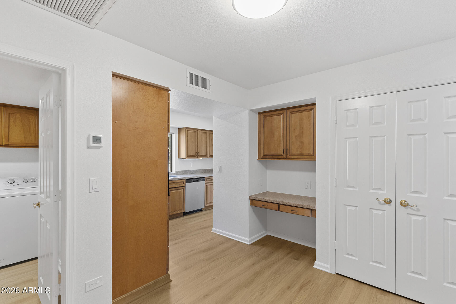 10805 N 9TH Place