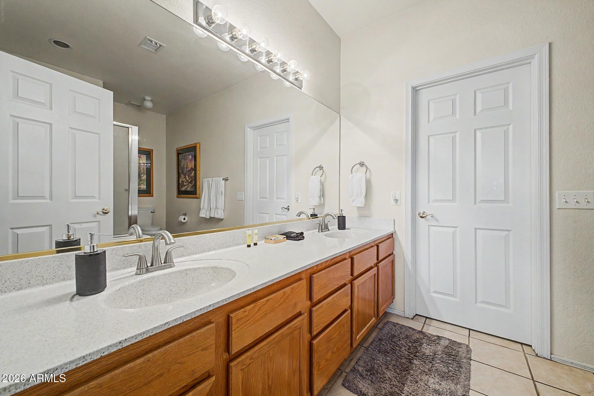 10410 N CAVE CREEK Road 2052