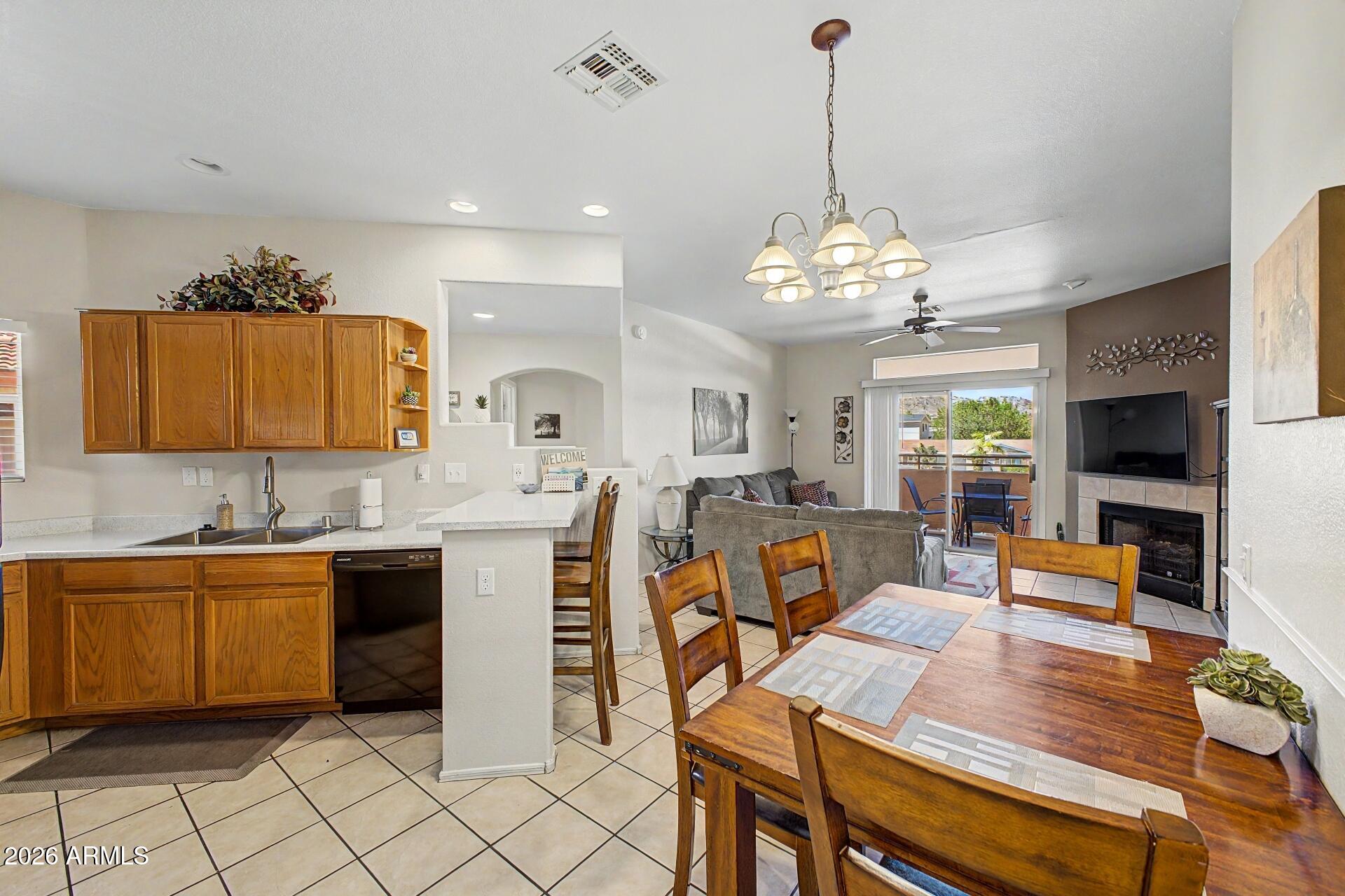 10410 N CAVE CREEK Road 2052